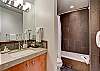 dv605-br5-bath