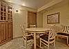 ec106_dining1
