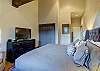 sterling-lodge-101-bedroom-1.4