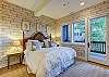 sterling-lodge-101-bedroom-2.2