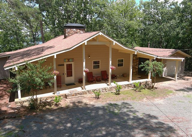 Lake Cliff Hideaway