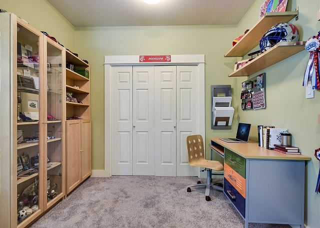 Full Bedroom with desk