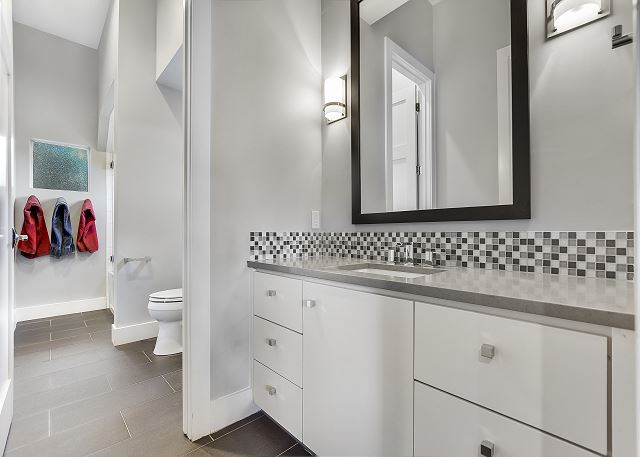 Jack'n Jill Bath