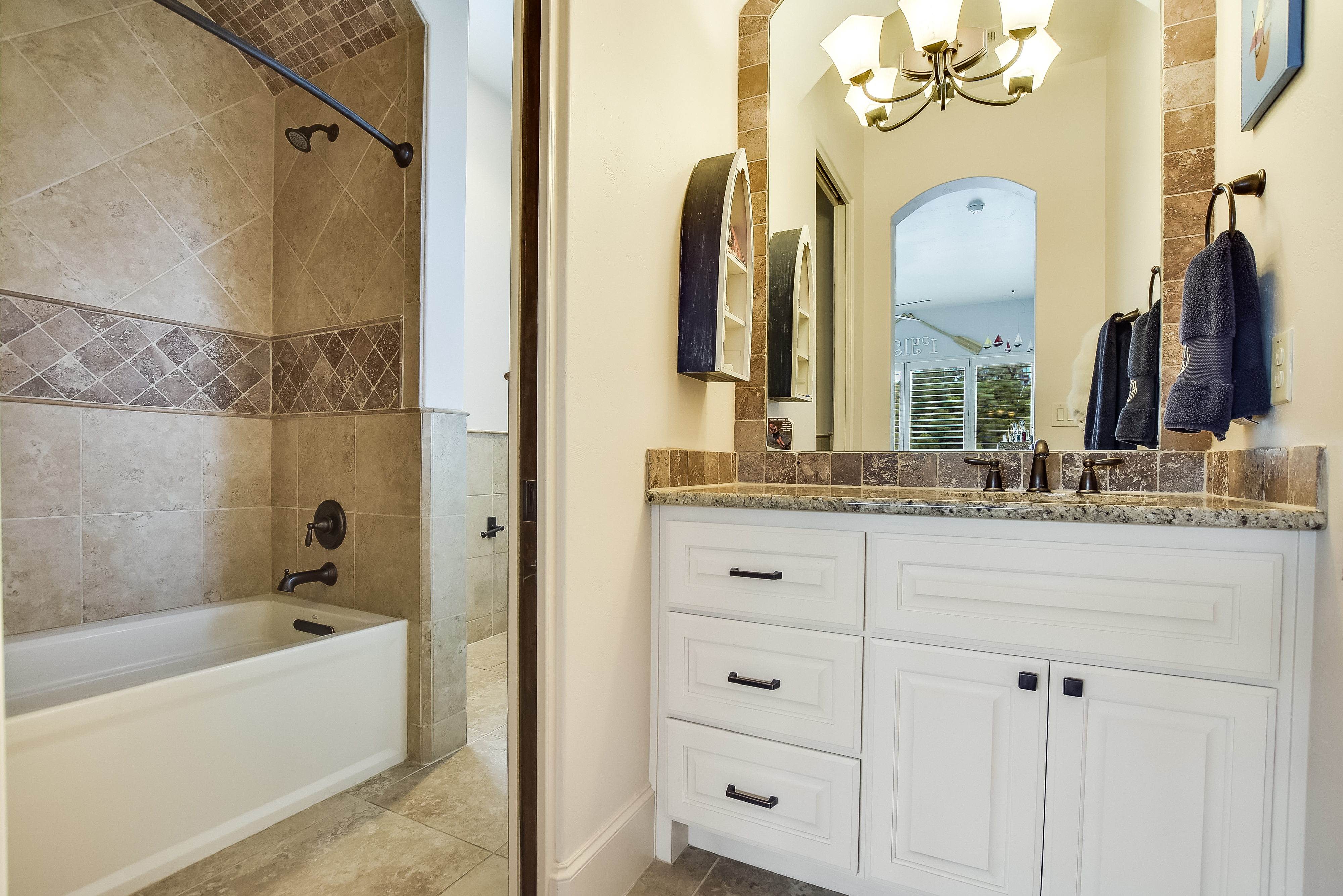 Jack & Jill Bathroom in between two King Bedrooms