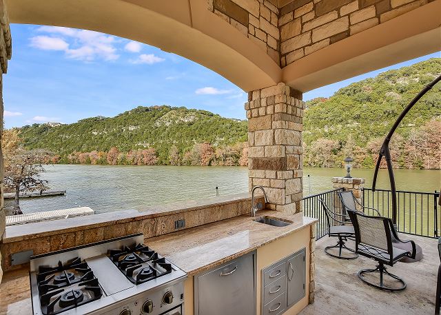 Dock/Outdoor Kitchen