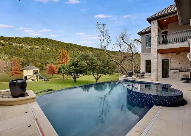 Back/Pool