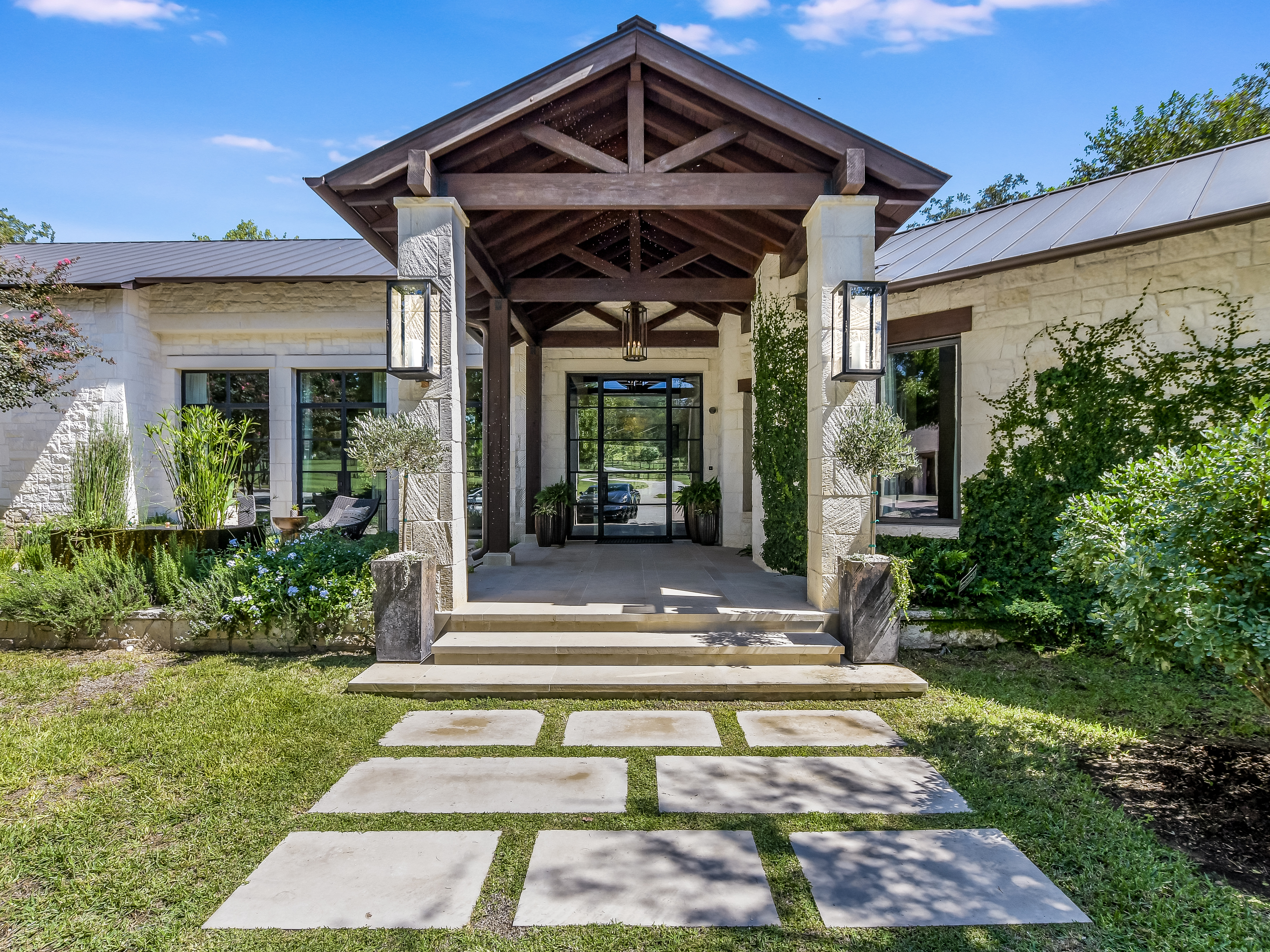 Above Austin Sapphire on Lake Austin | Photo 25