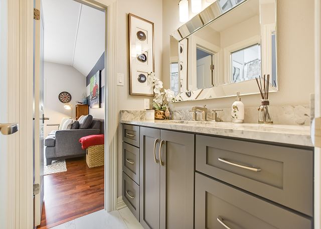 2nd Bathroom