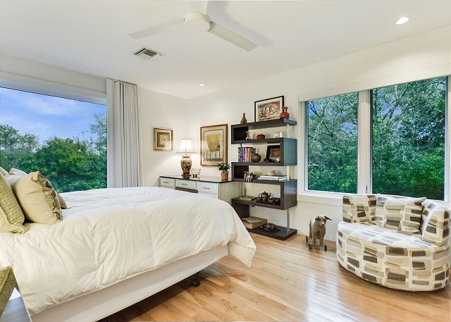 Queen Bedroom