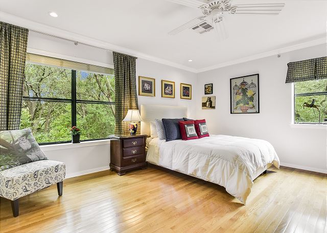 Full Bedroom