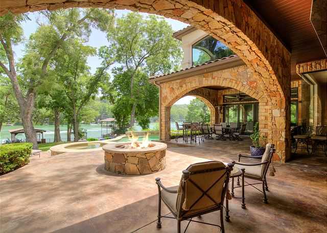 Above Austin Casa Tranquility on Lake Austin