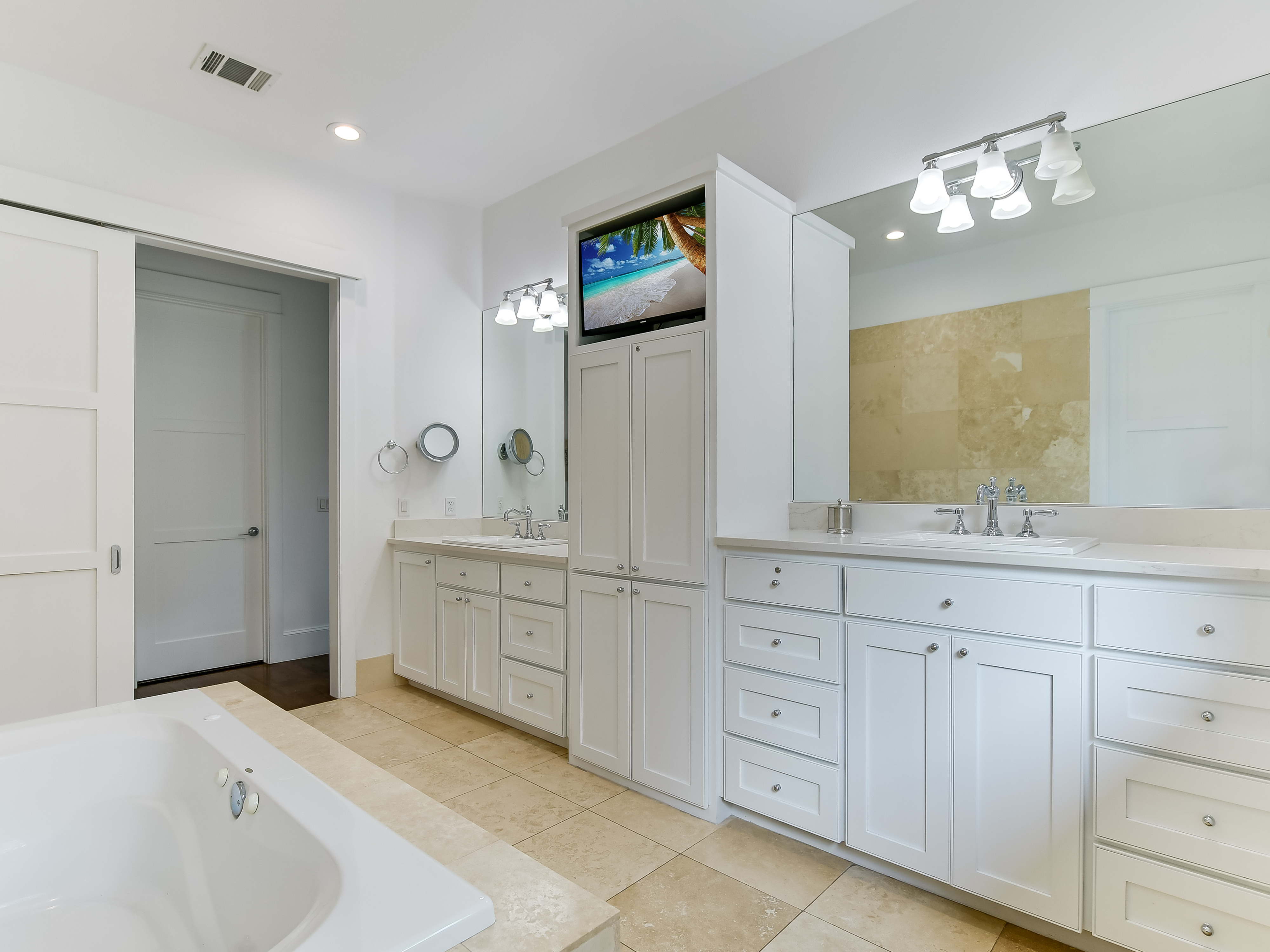 Above Austin Longhorn Estate | Photo 49
