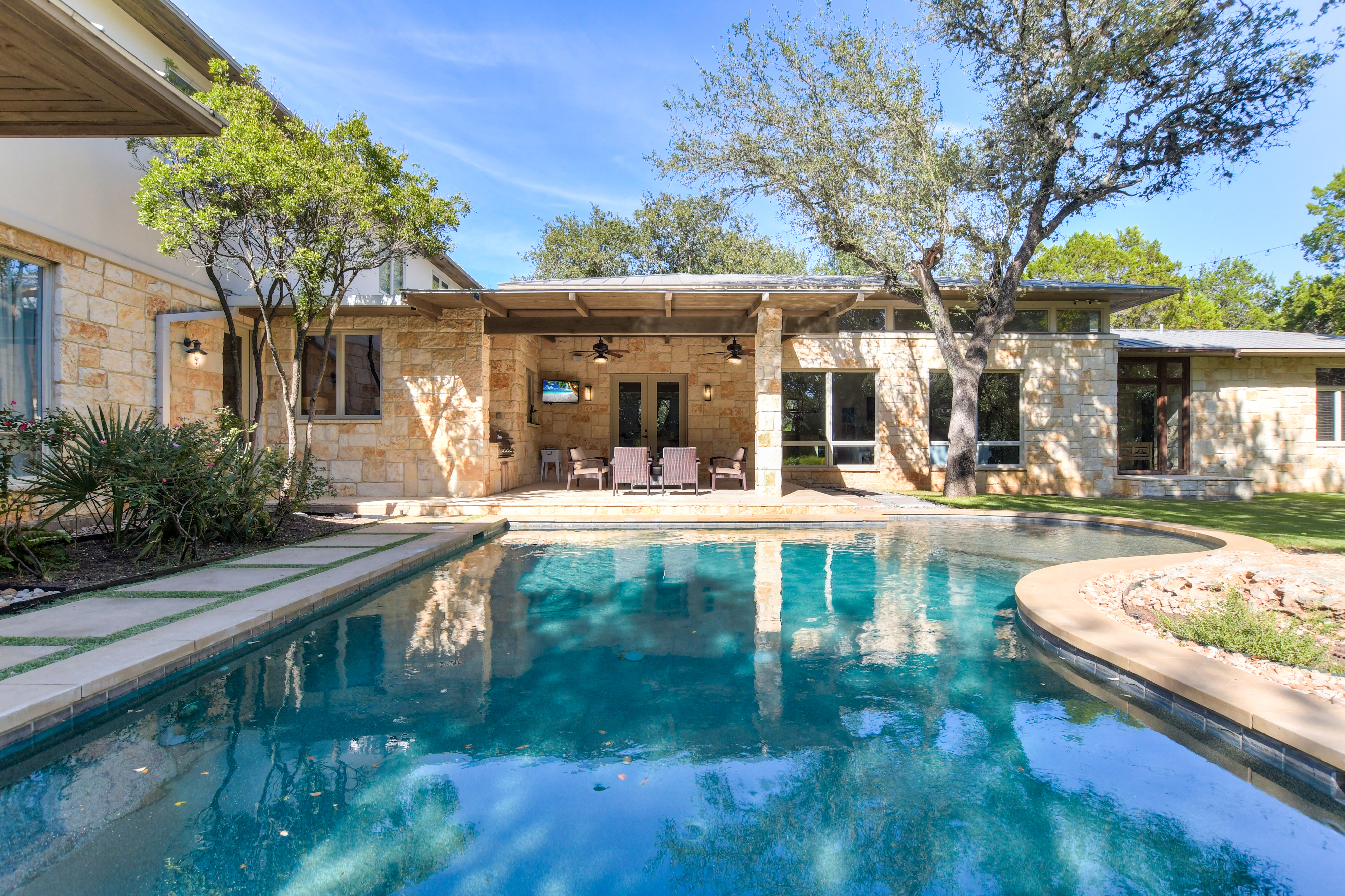 Above Austin Longhorn Estate | Photo 14