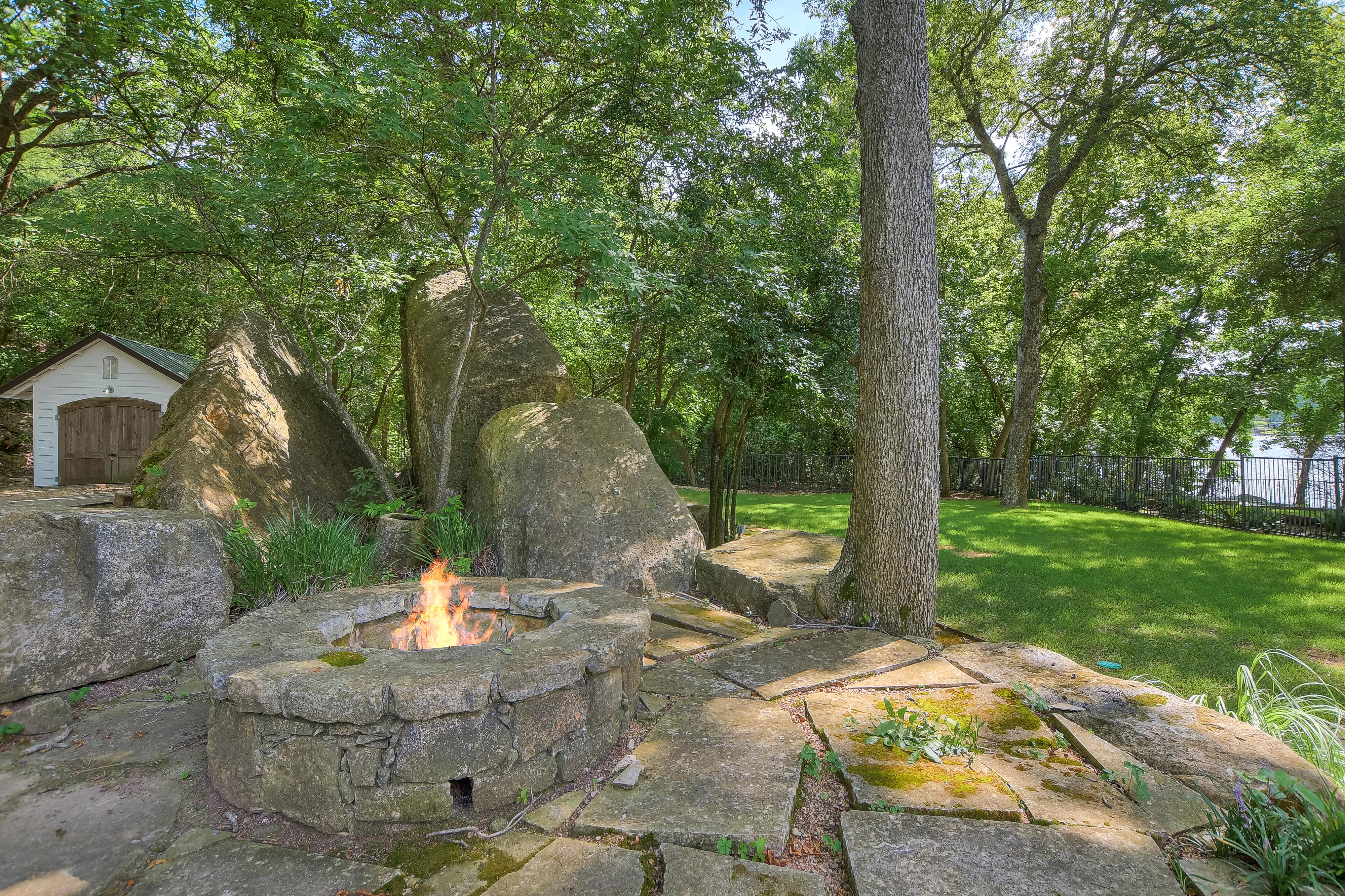 Above Austin Casa Paradiso on Lake Austin | Photo 14