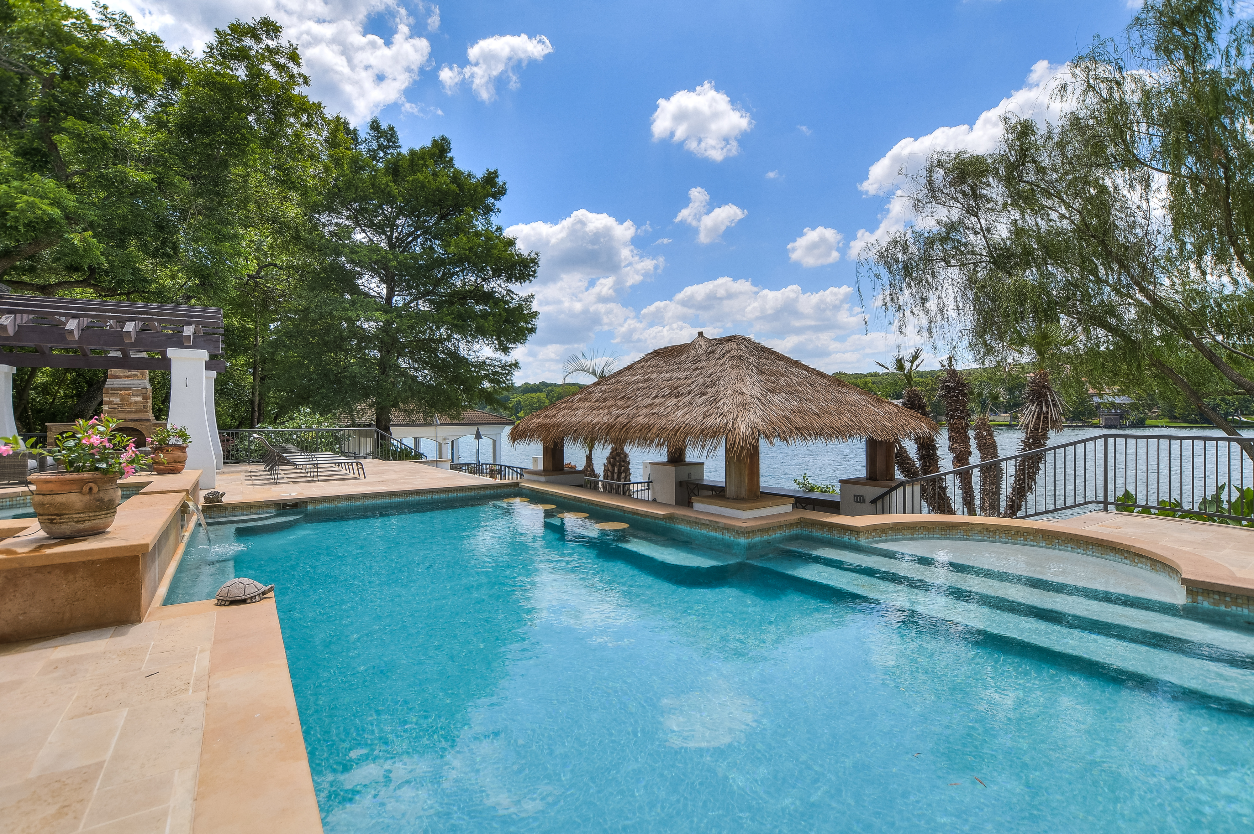 Above Austin Casa Paradiso on Lake Austin | Photo 6