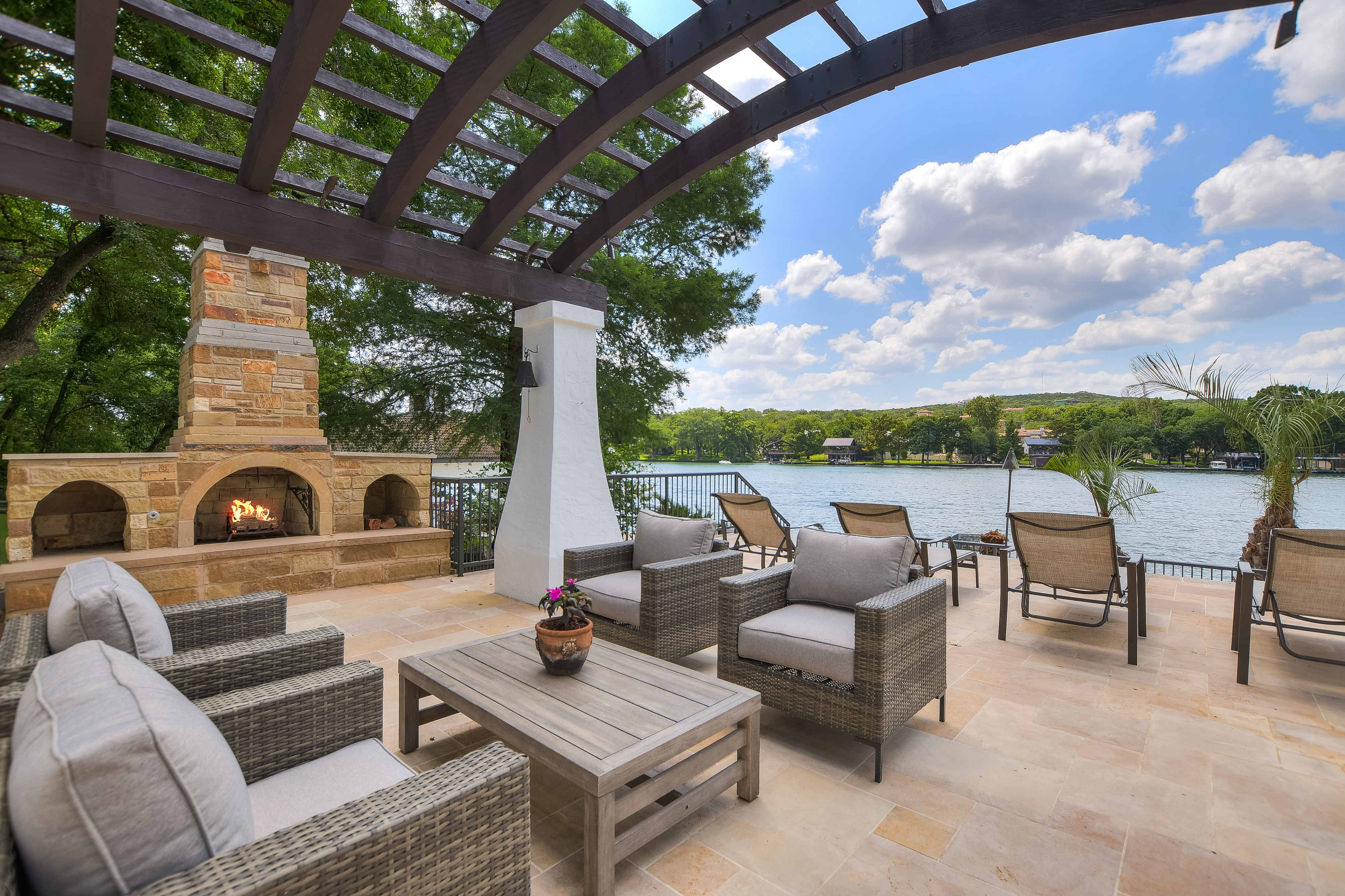 Above Austin Casa Paradiso on Lake Austin | Photo 7