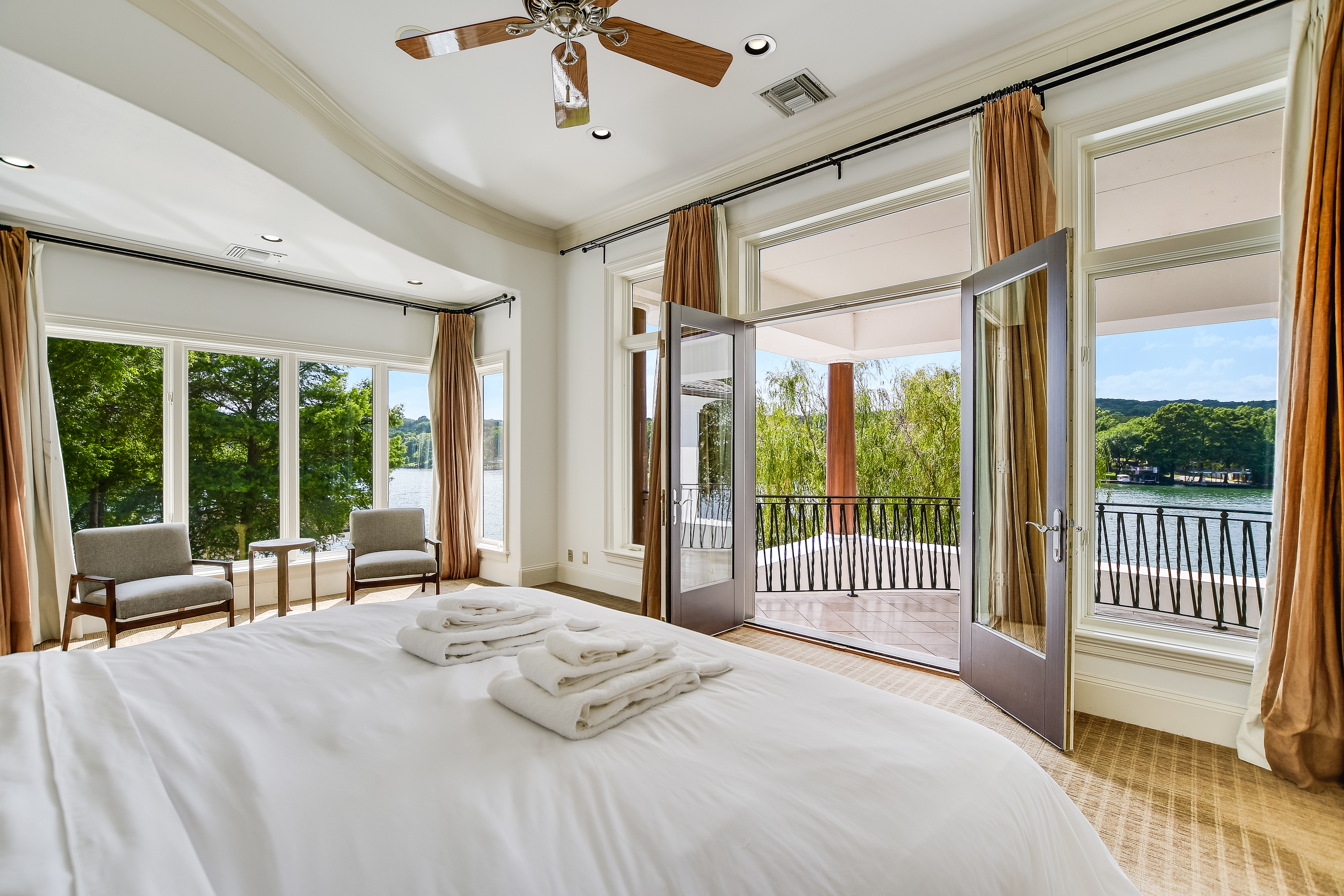 Above Austin Casa Paradiso on Lake Austin | Photo 37