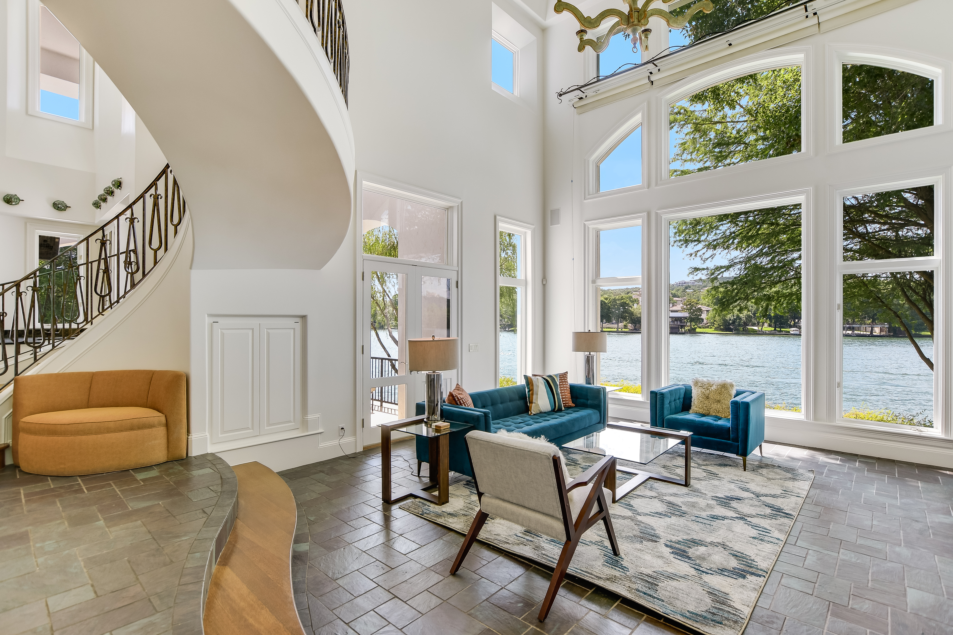 Above Austin Casa Paradiso on Lake Austin | Photo 21