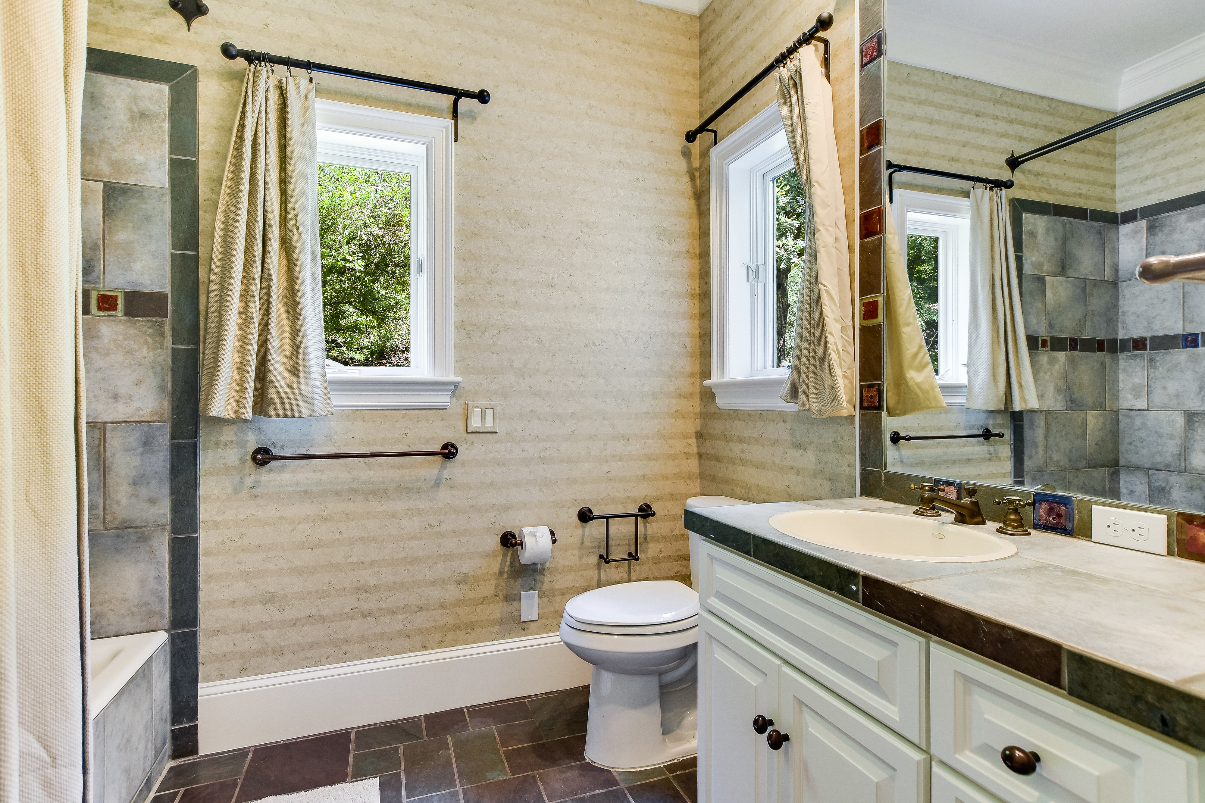 Above Austin Casa Paradiso on Lake Austin | Photo 43