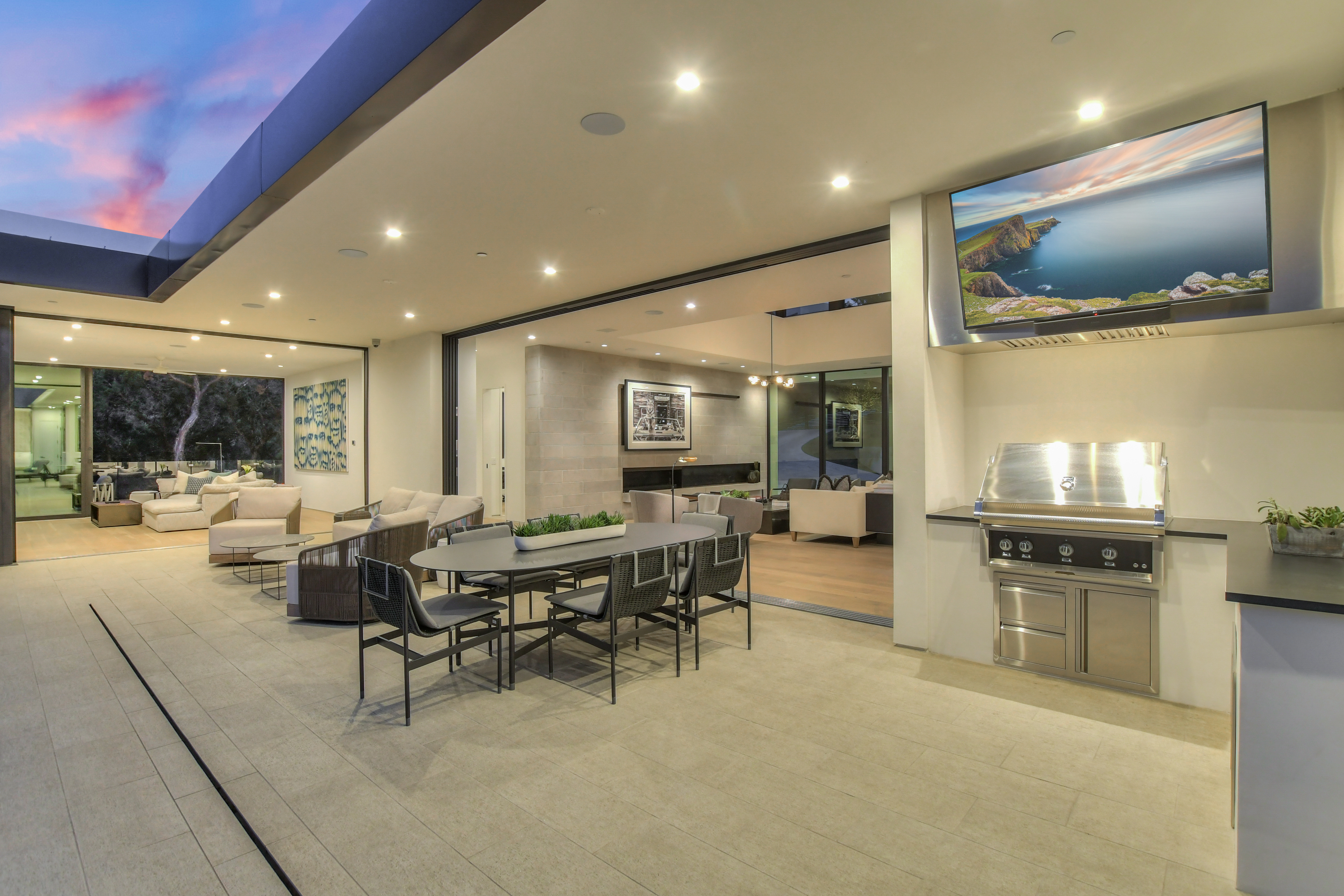 Above Austin Accolade | Photo 4