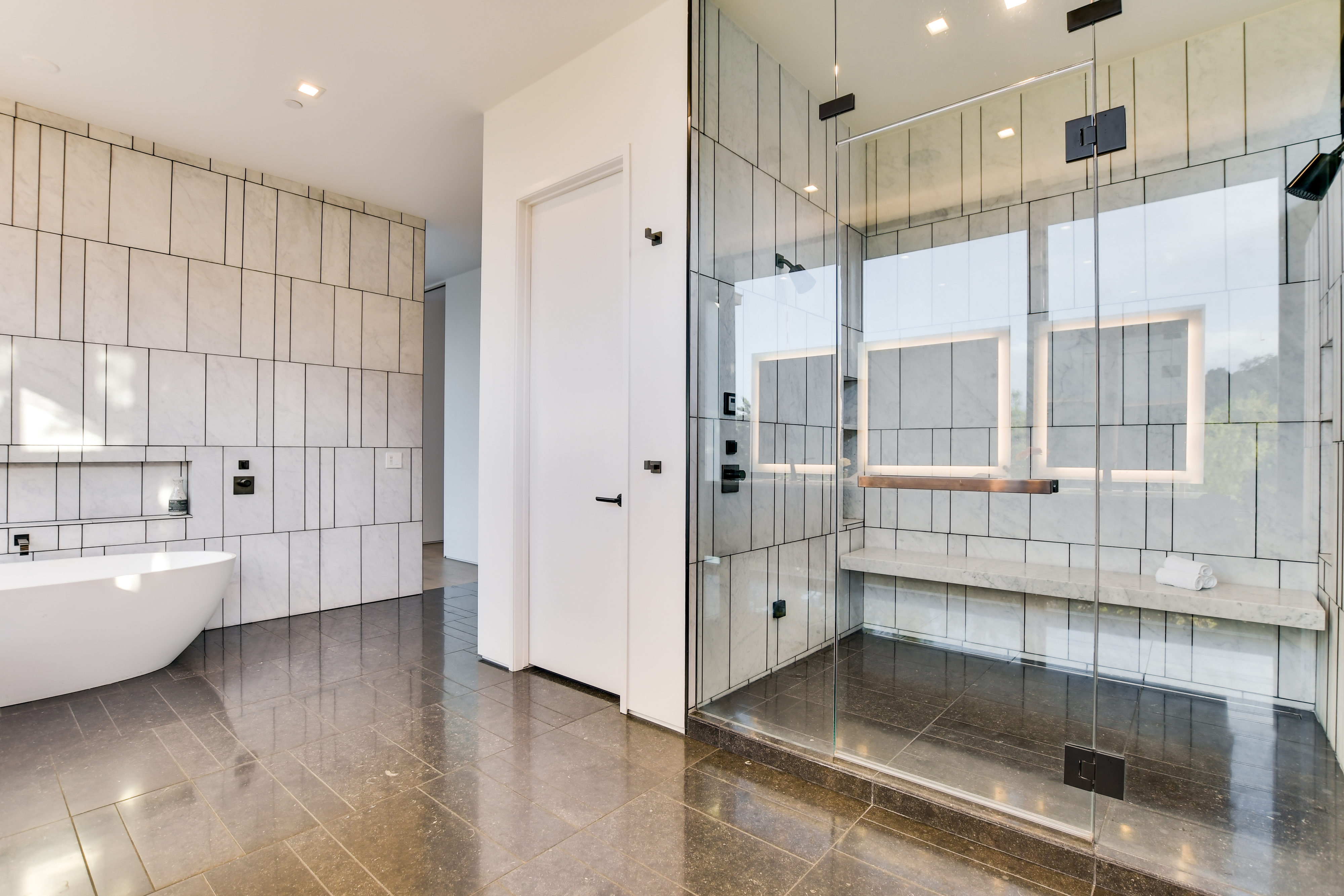 Above Austin Accolade | Photo 26