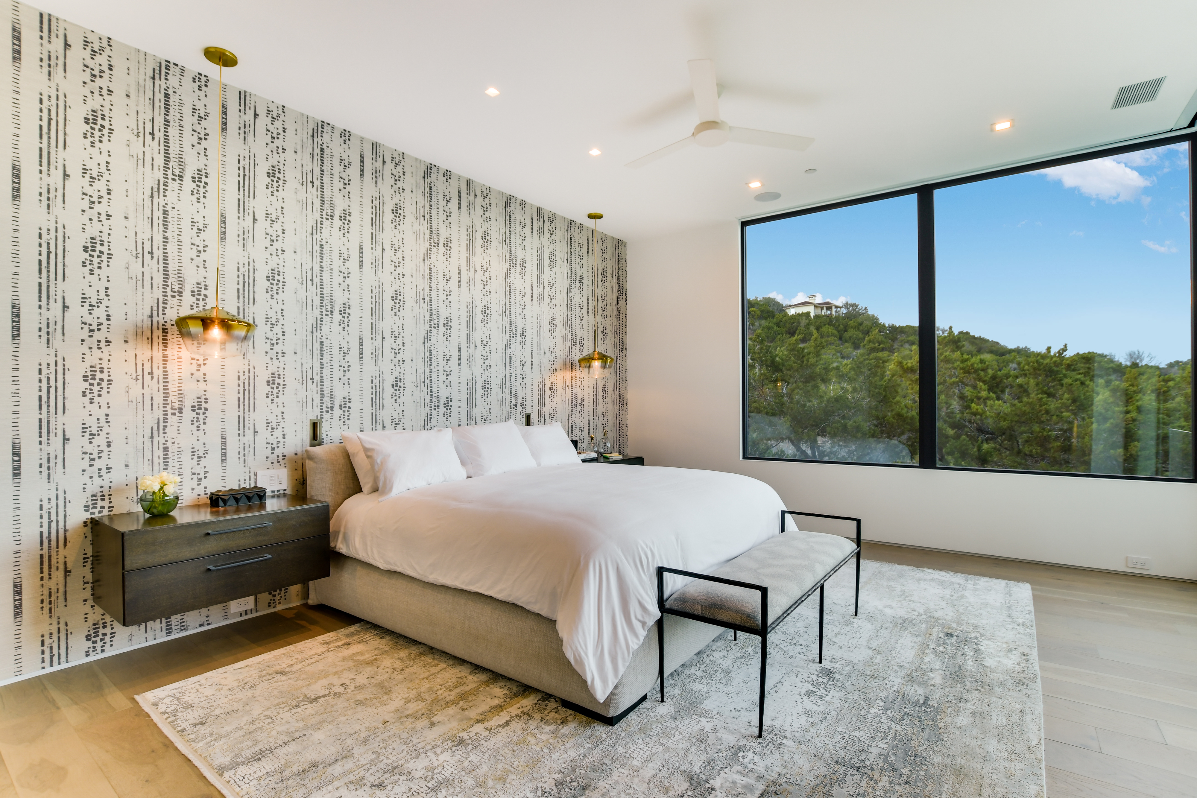 Above Austin Accolade | Photo 24