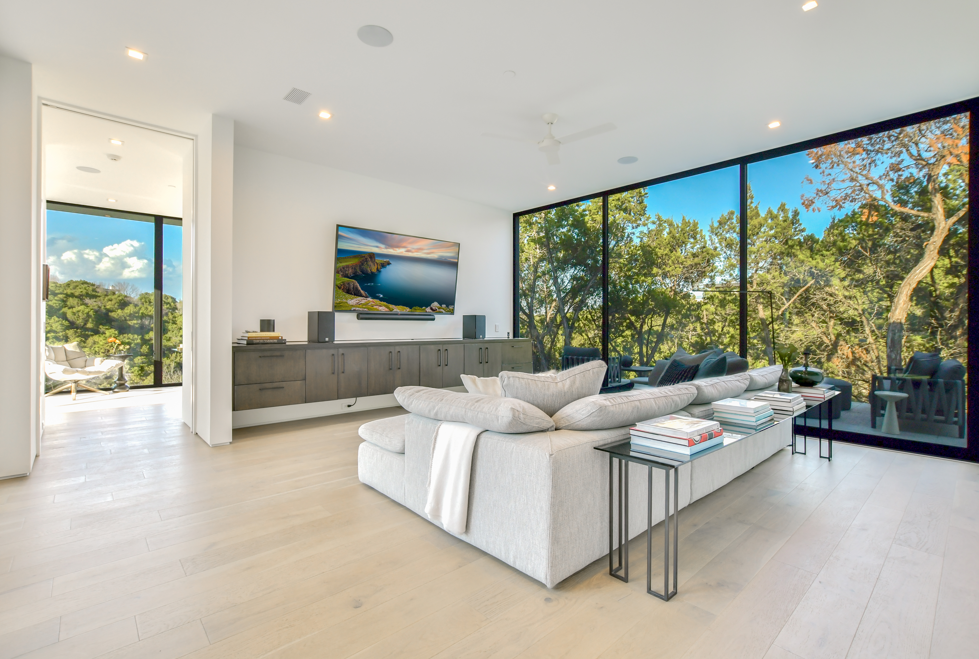 Above Austin Accolade | Photo 29