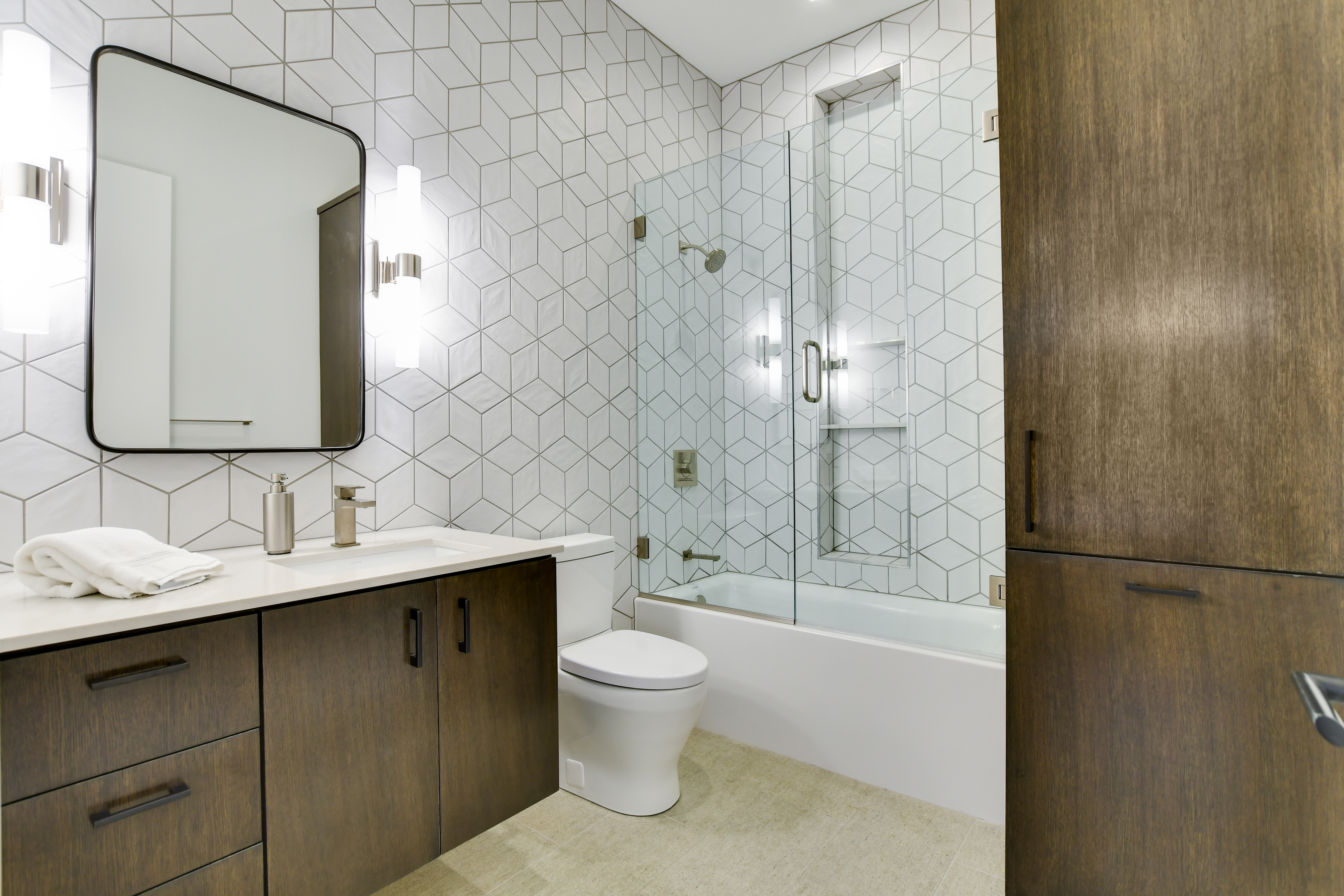 Above Austin Accolade | Photo 32