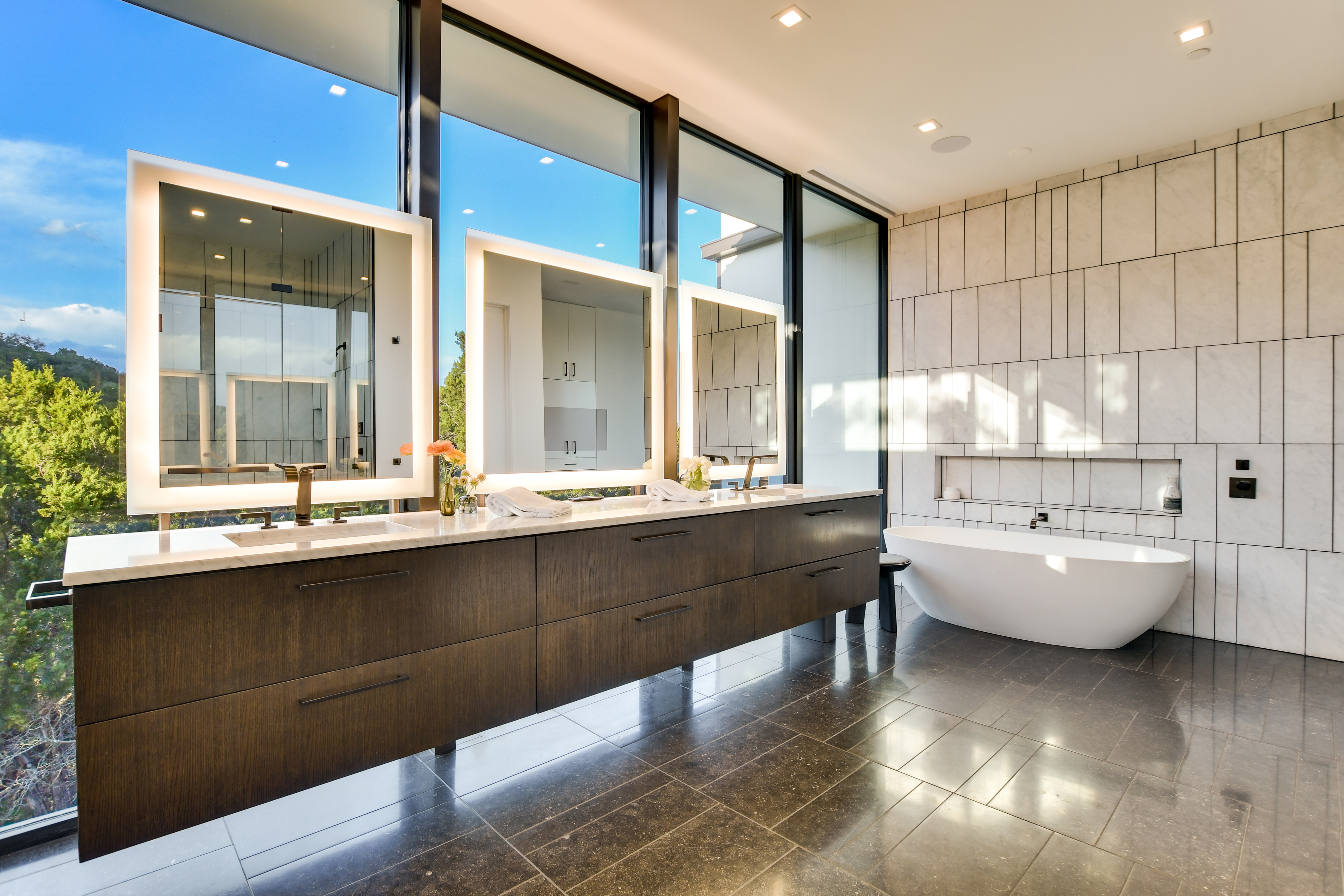 Above Austin Accolade | Photo 25