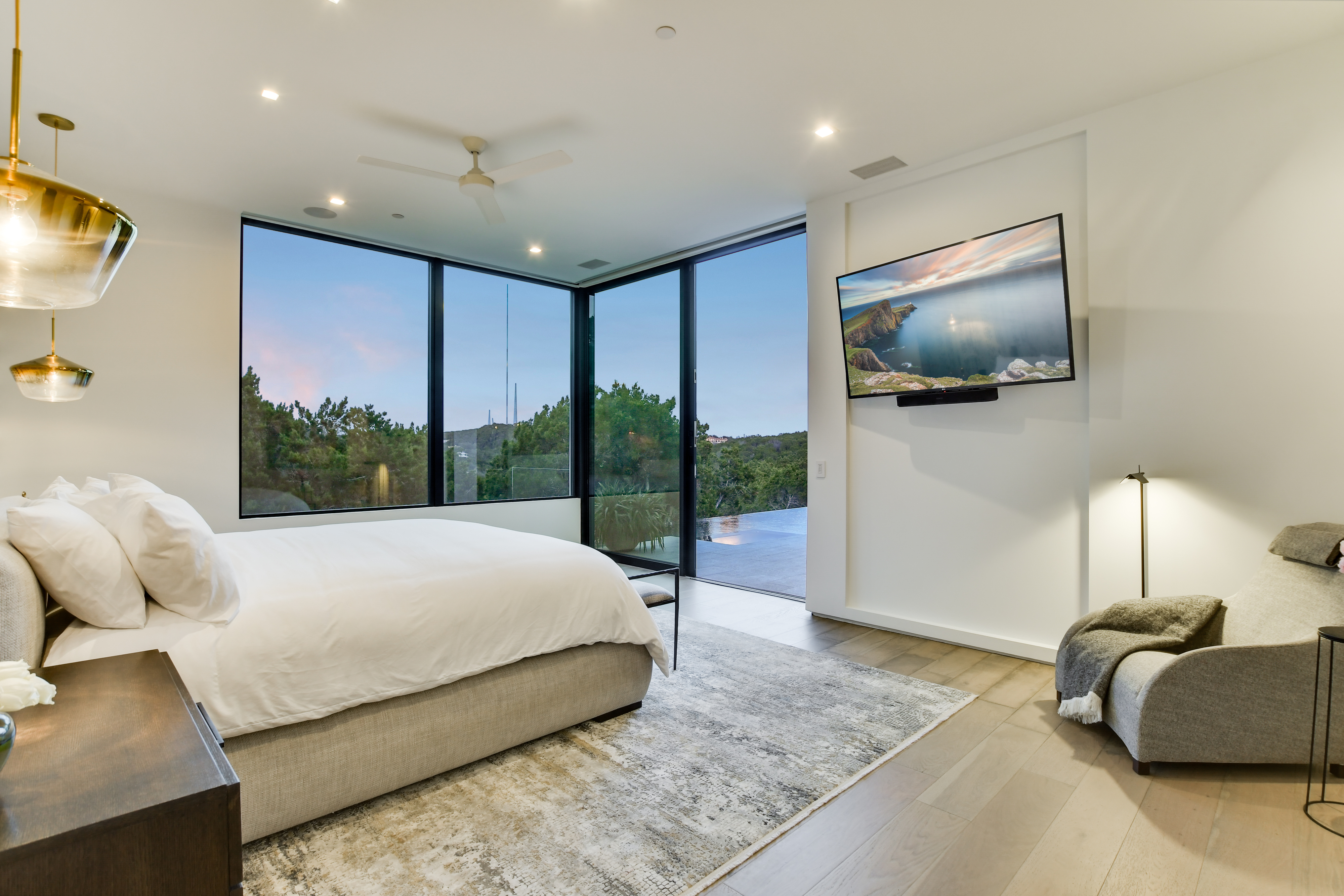 Above Austin Accolade | Photo 21