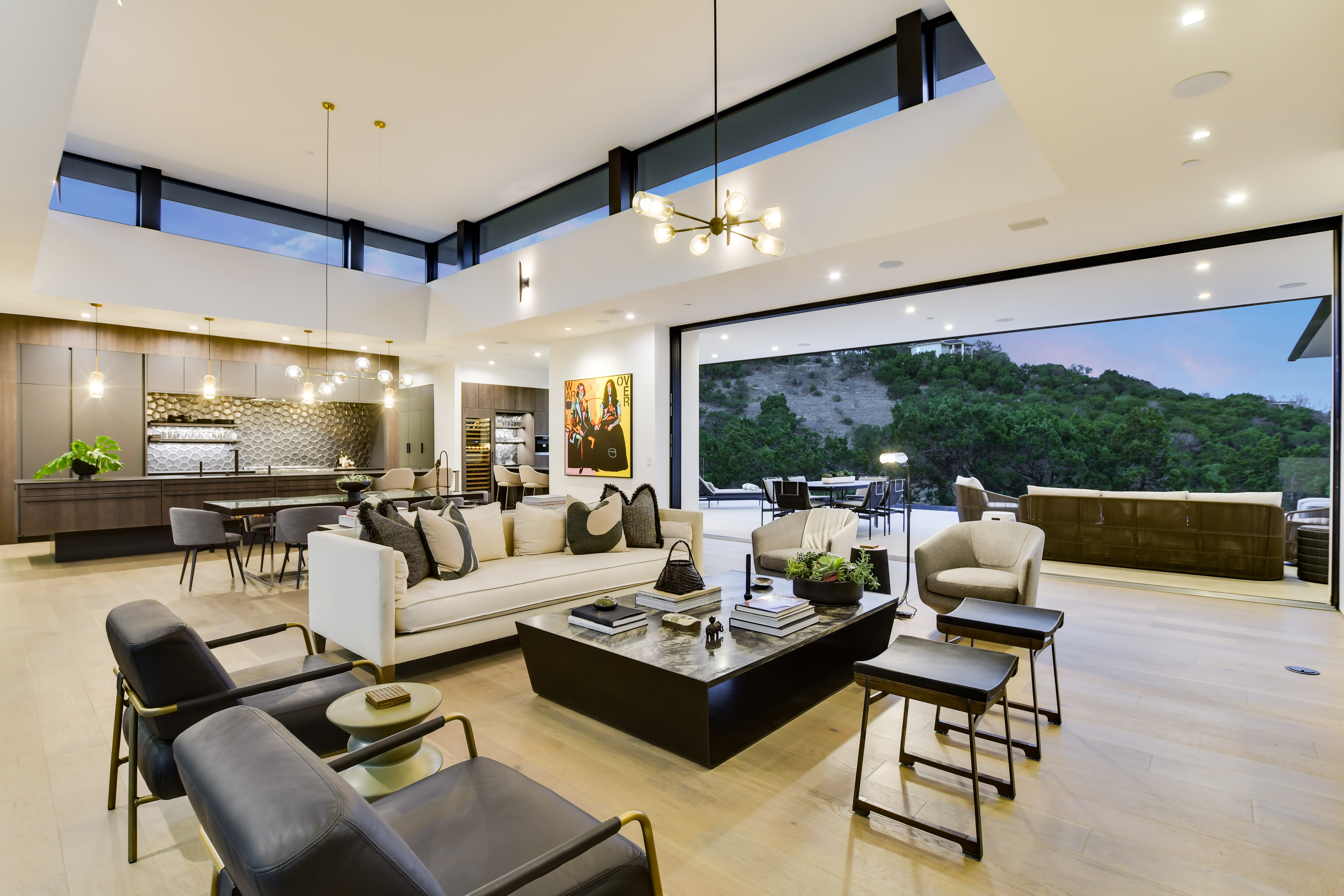 Above Austin Accolade | Photo 10