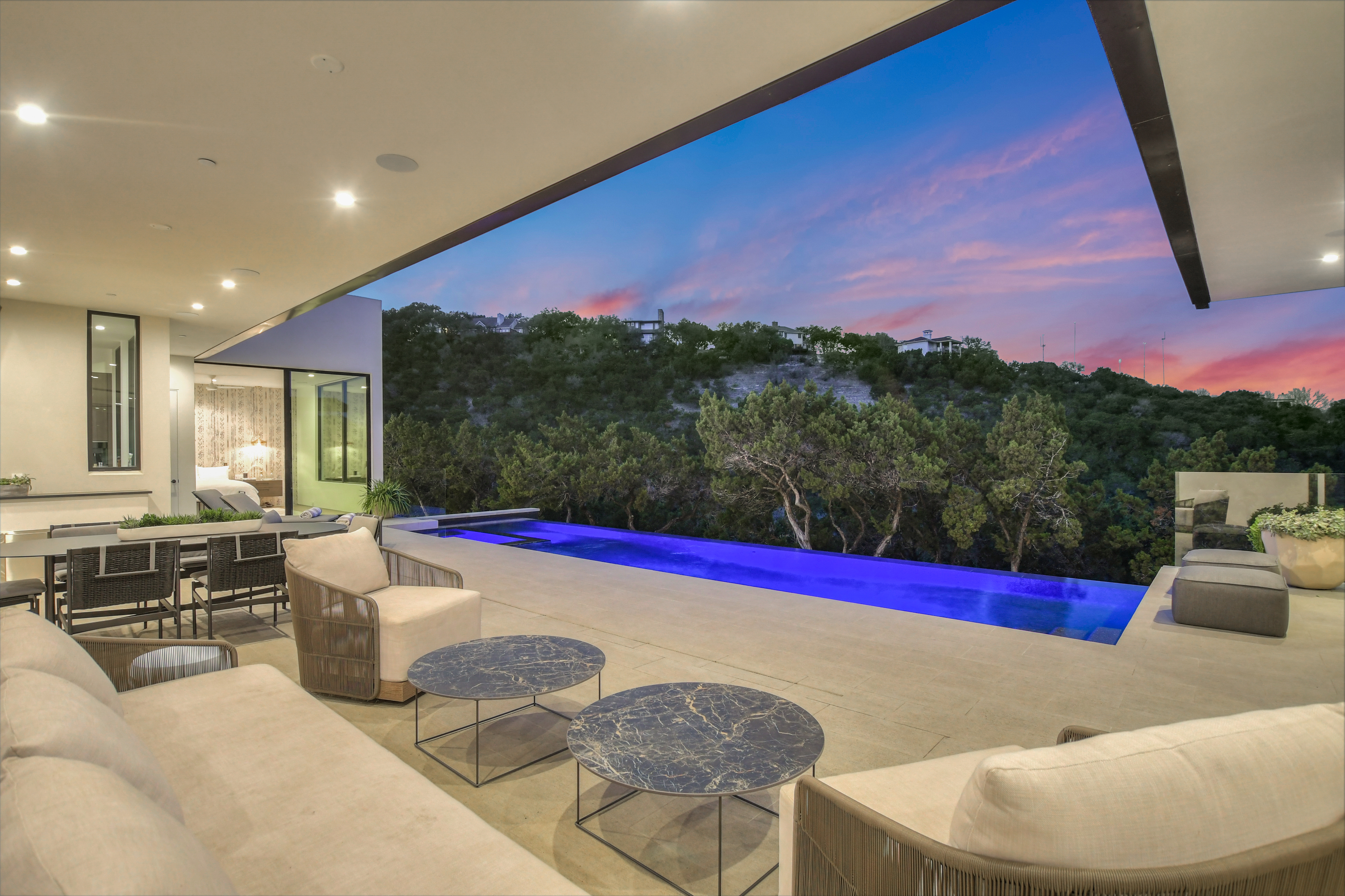 Above Austin Accolade | Photo 46