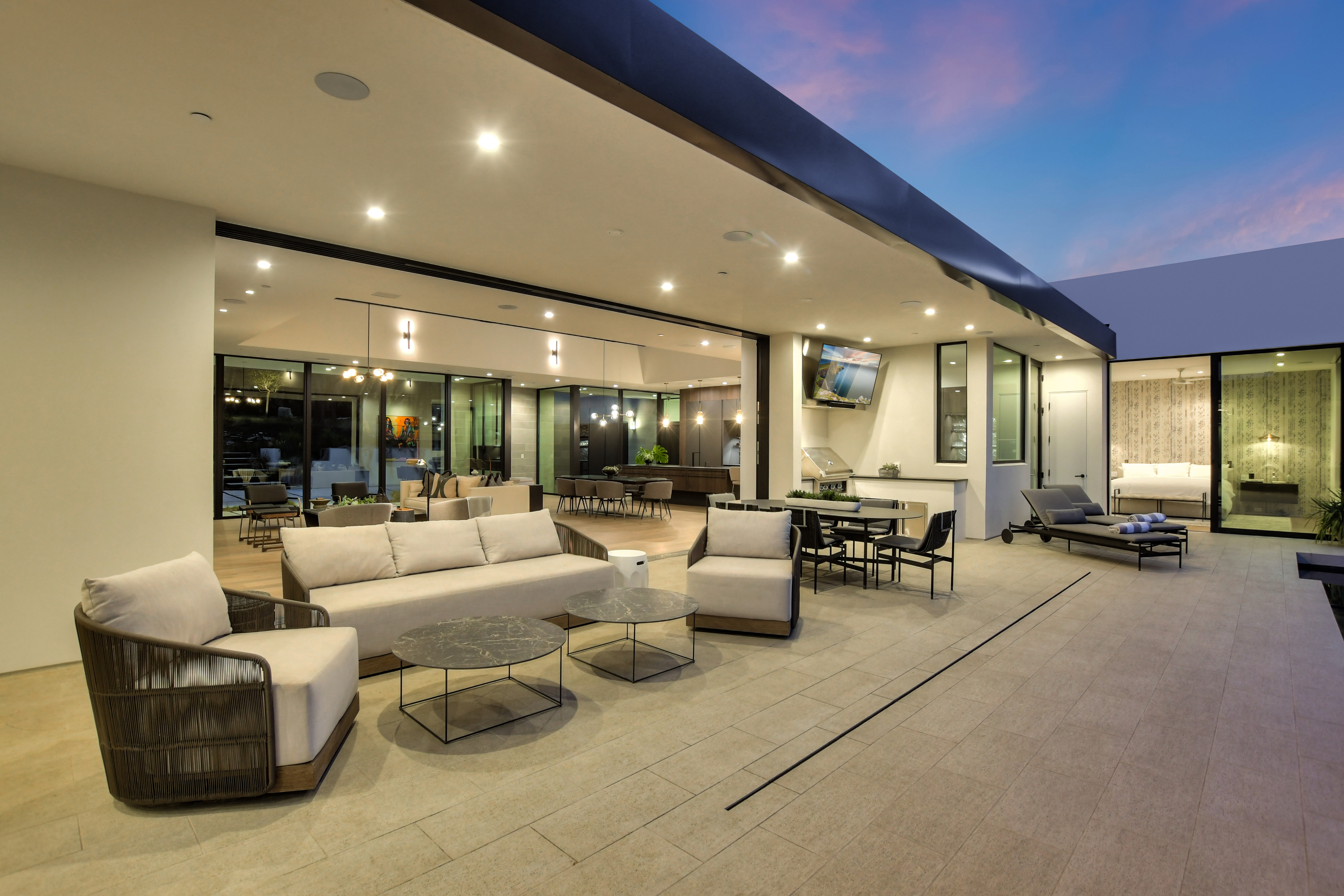 Above Austin Accolade | Photo 7