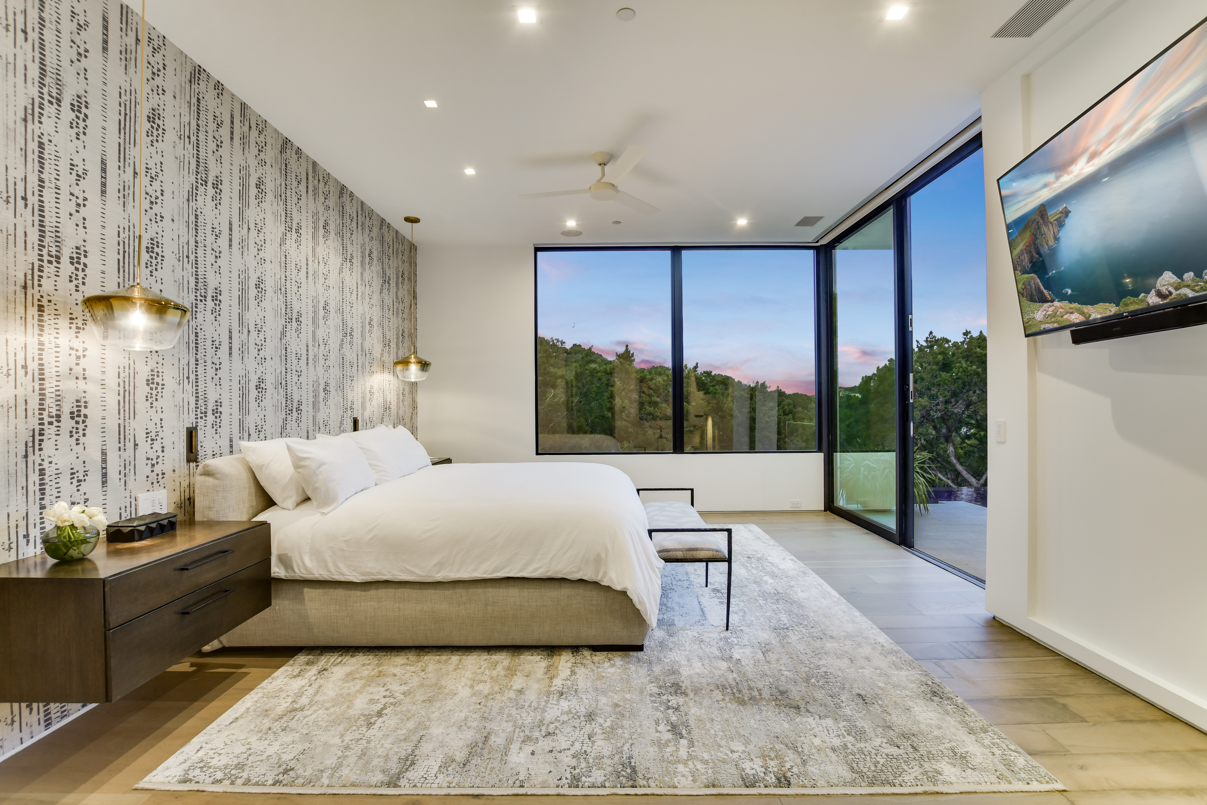 Above Austin Accolade | Photo 23