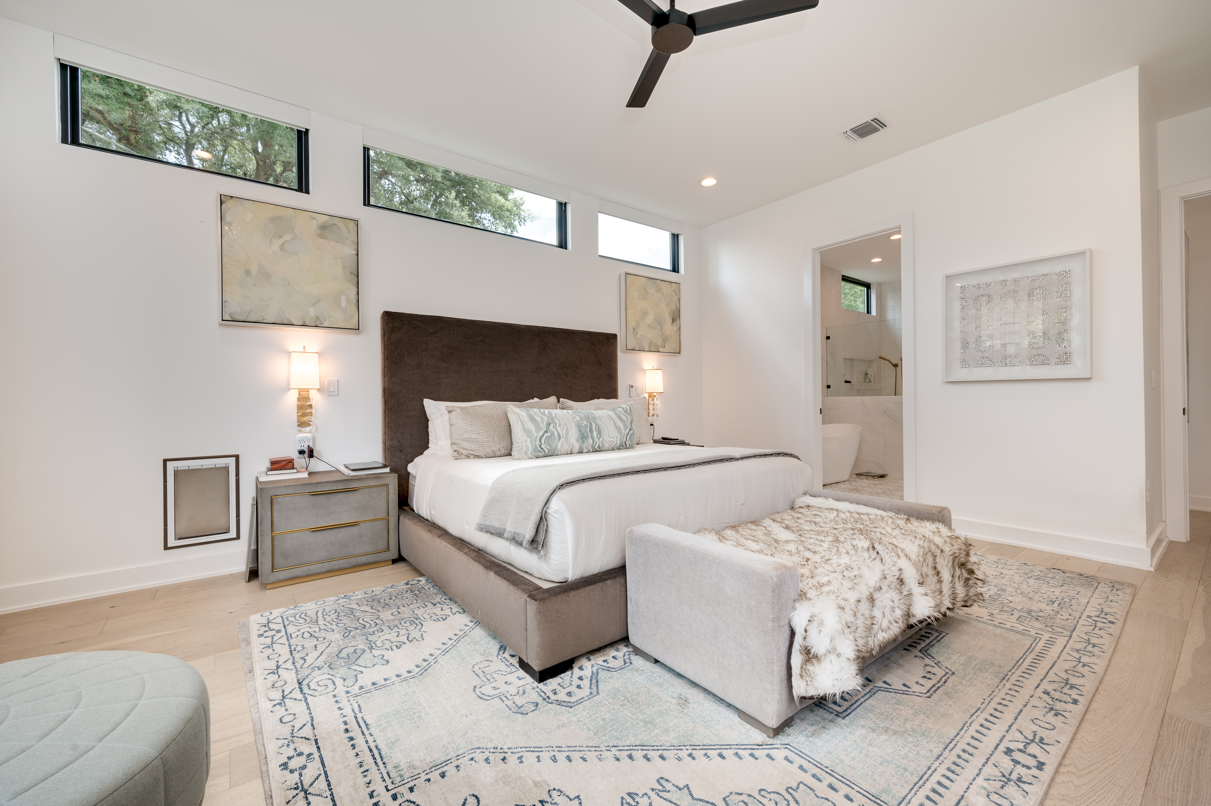 Above Austin Bella | Photo 26