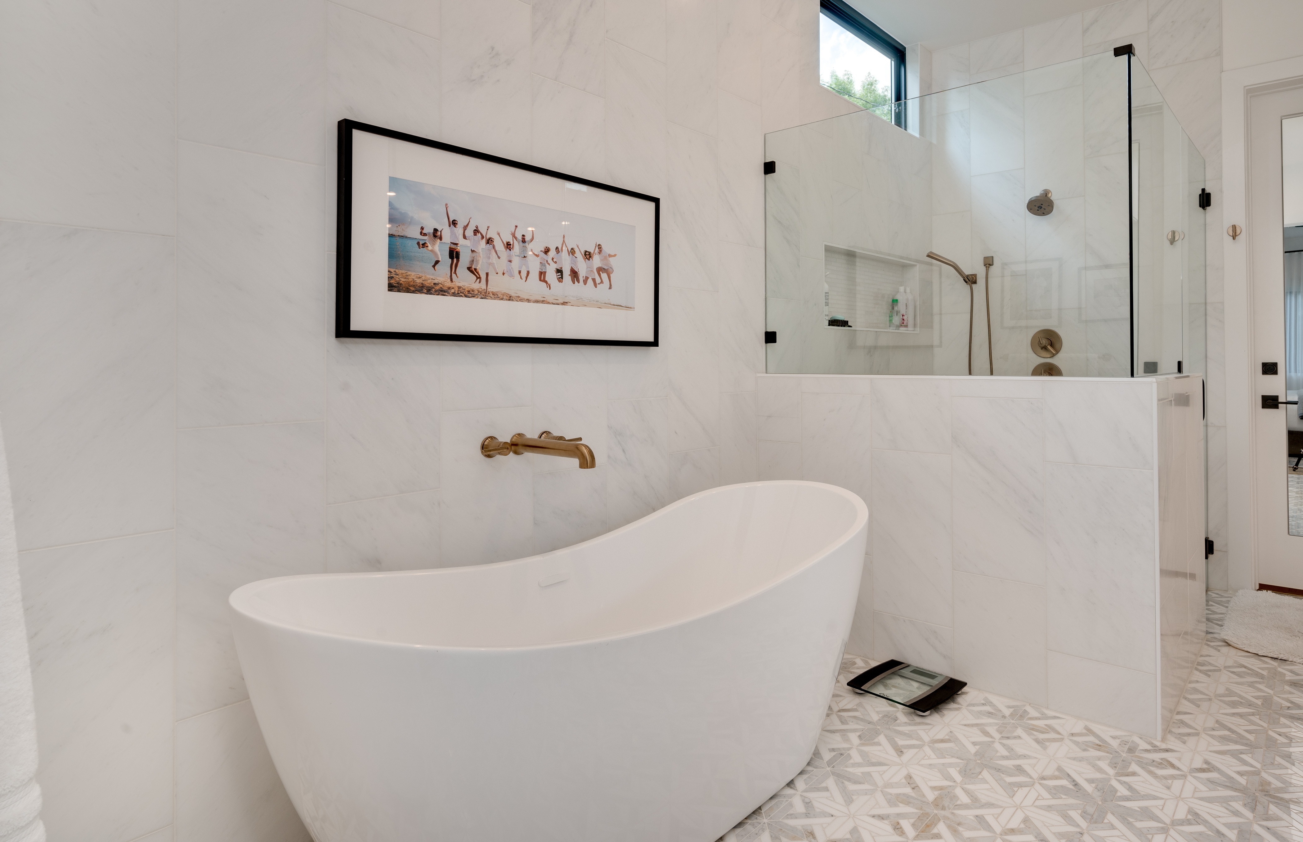 Above Austin Bella | Photo 25