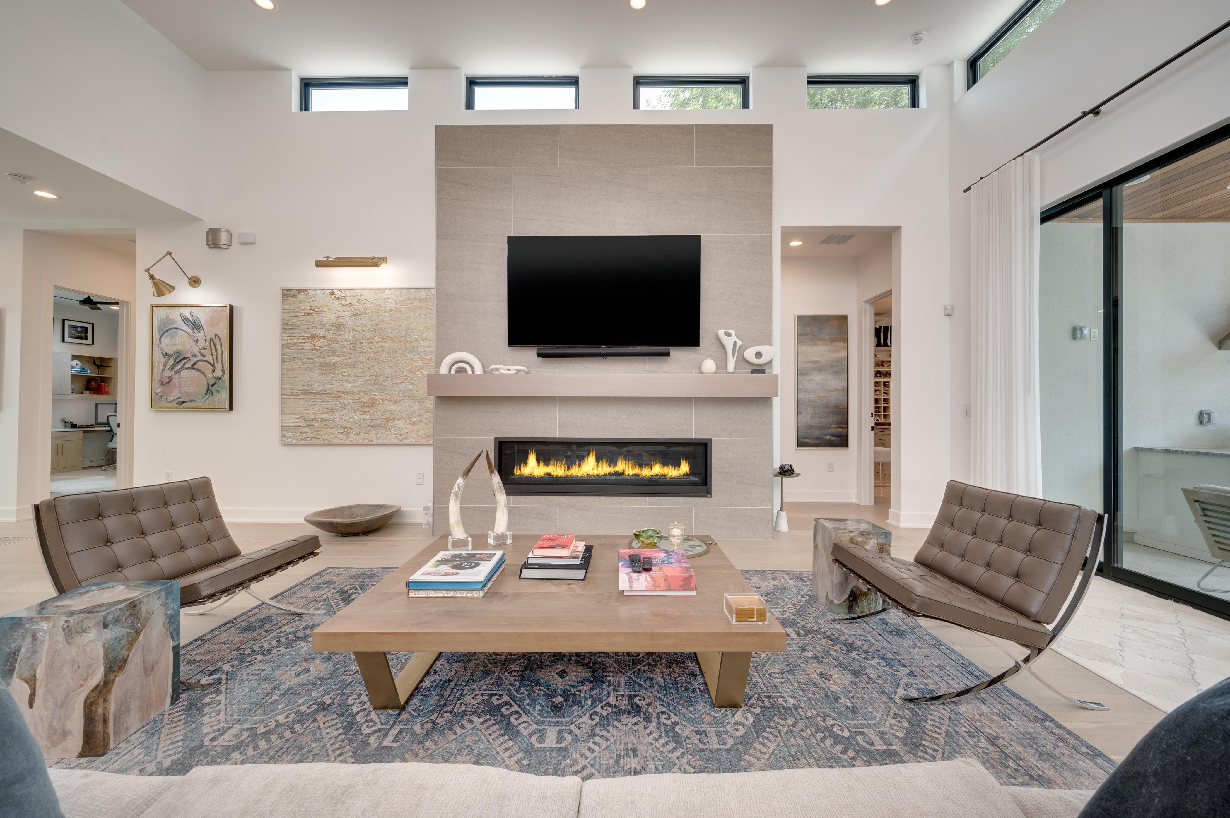 Above Austin Bella | Photo 13