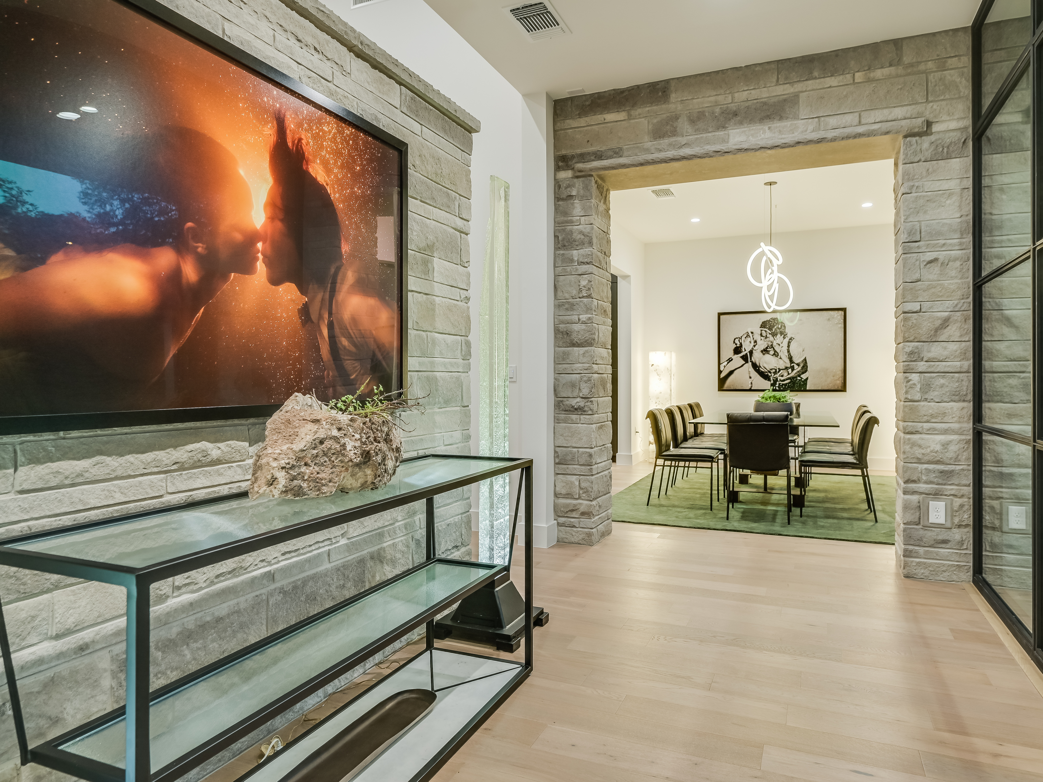 Above Austin Platinum | Photo 12