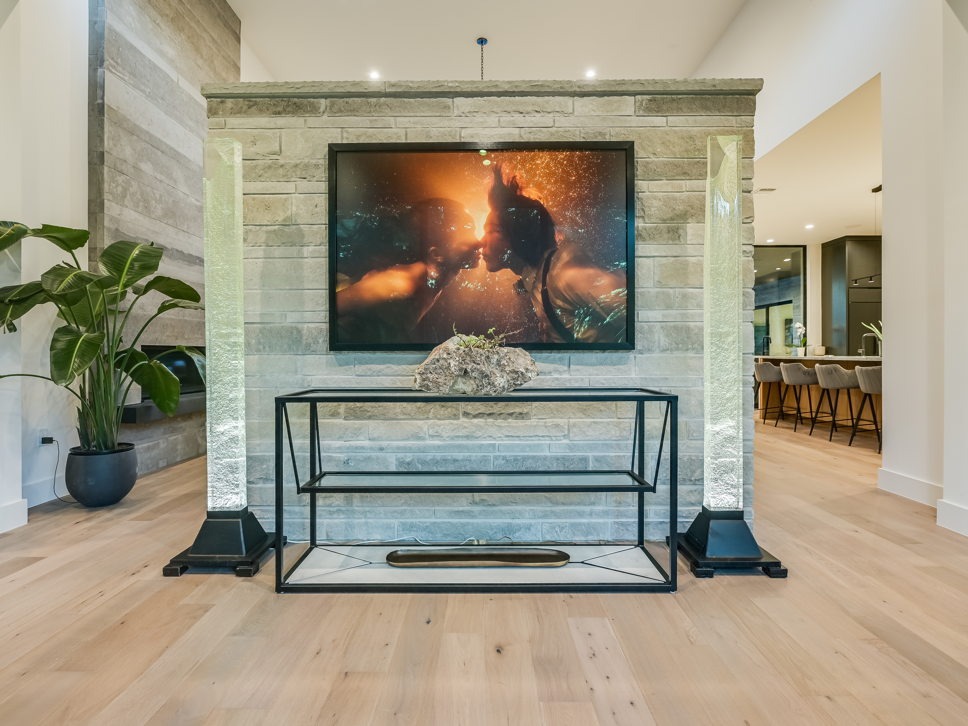 Above Austin Platinum | Photo 11