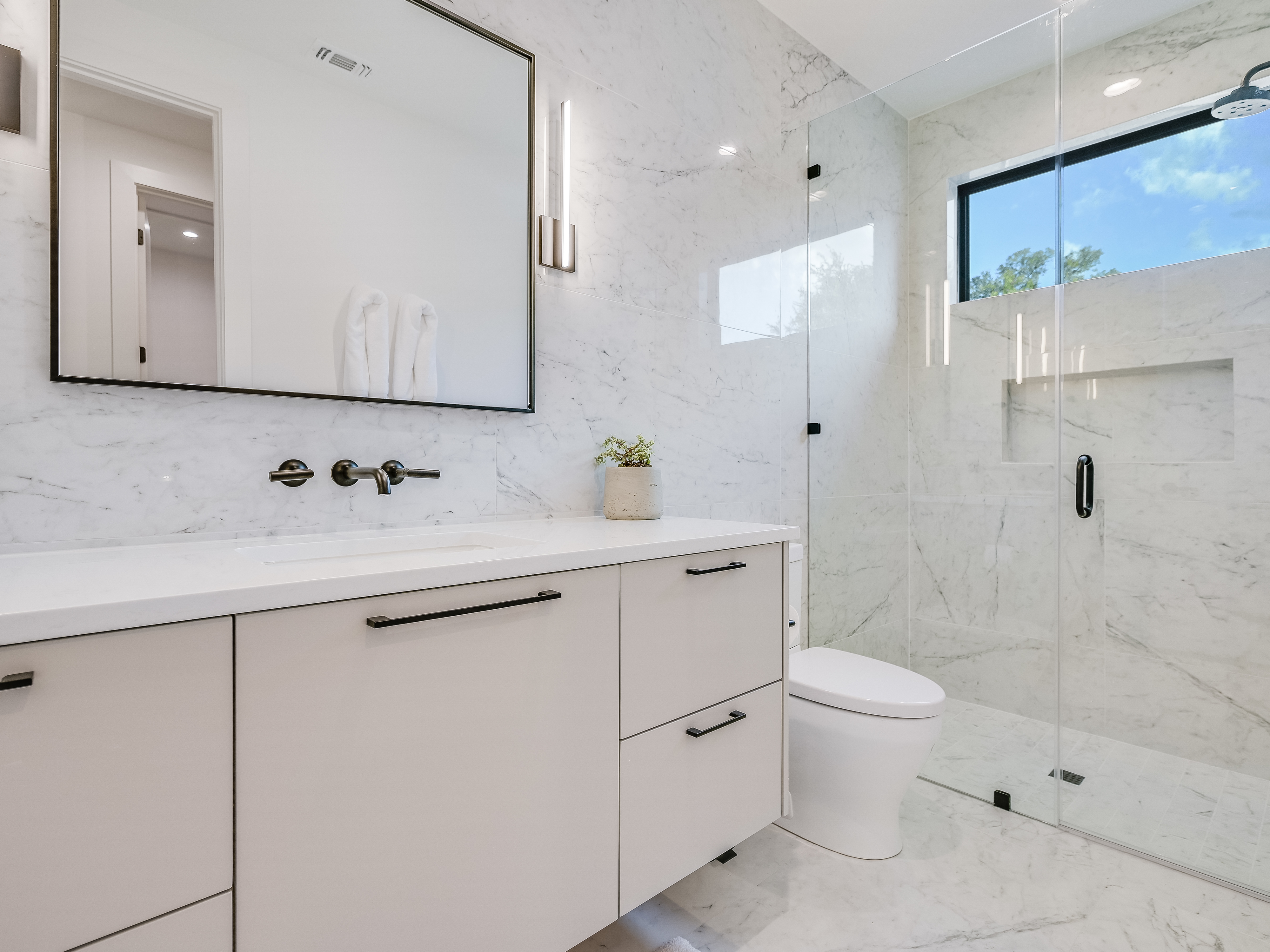 Above Austin Platinum | Photo 36