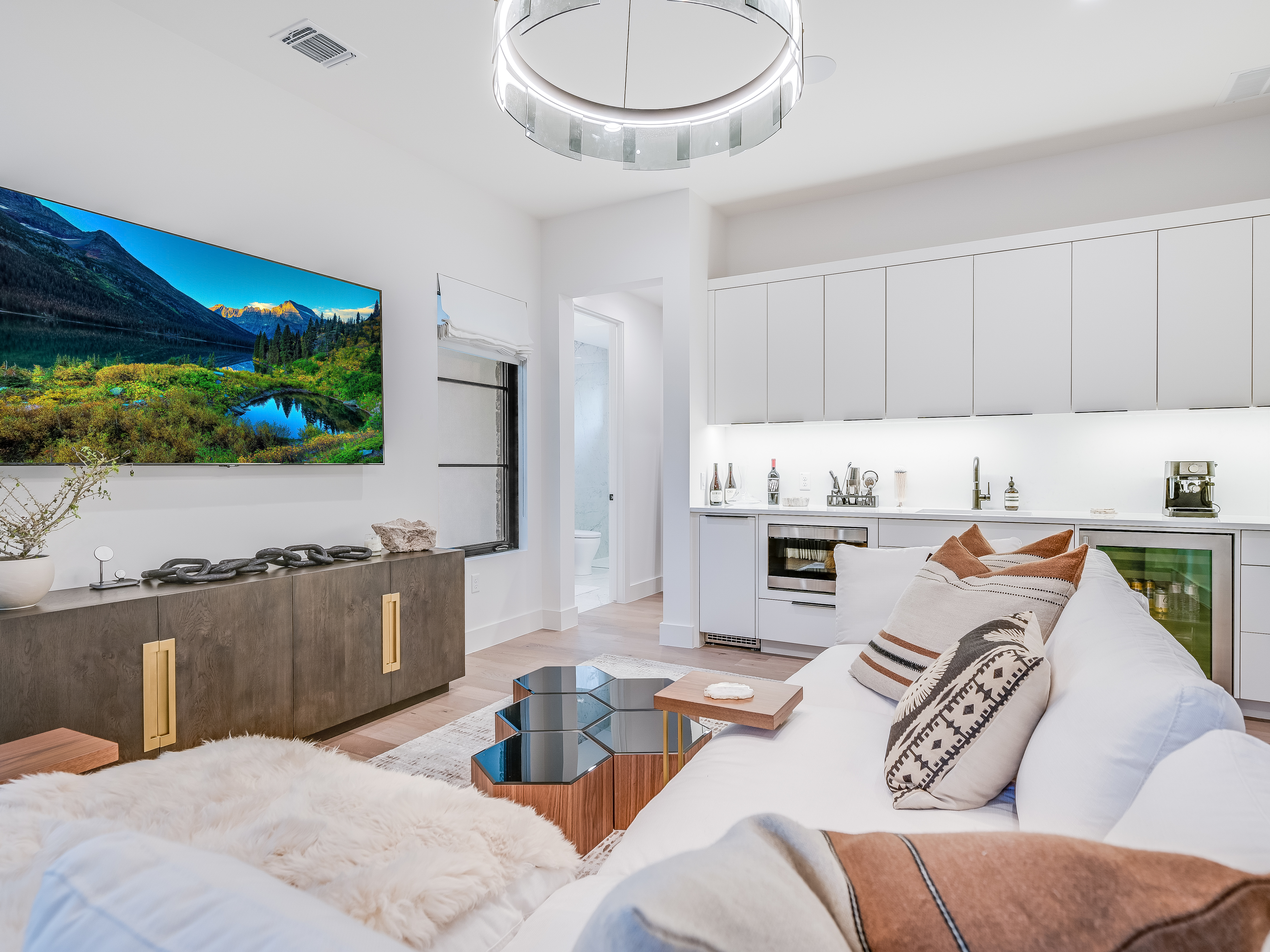 Above Austin Platinum | Photo 26