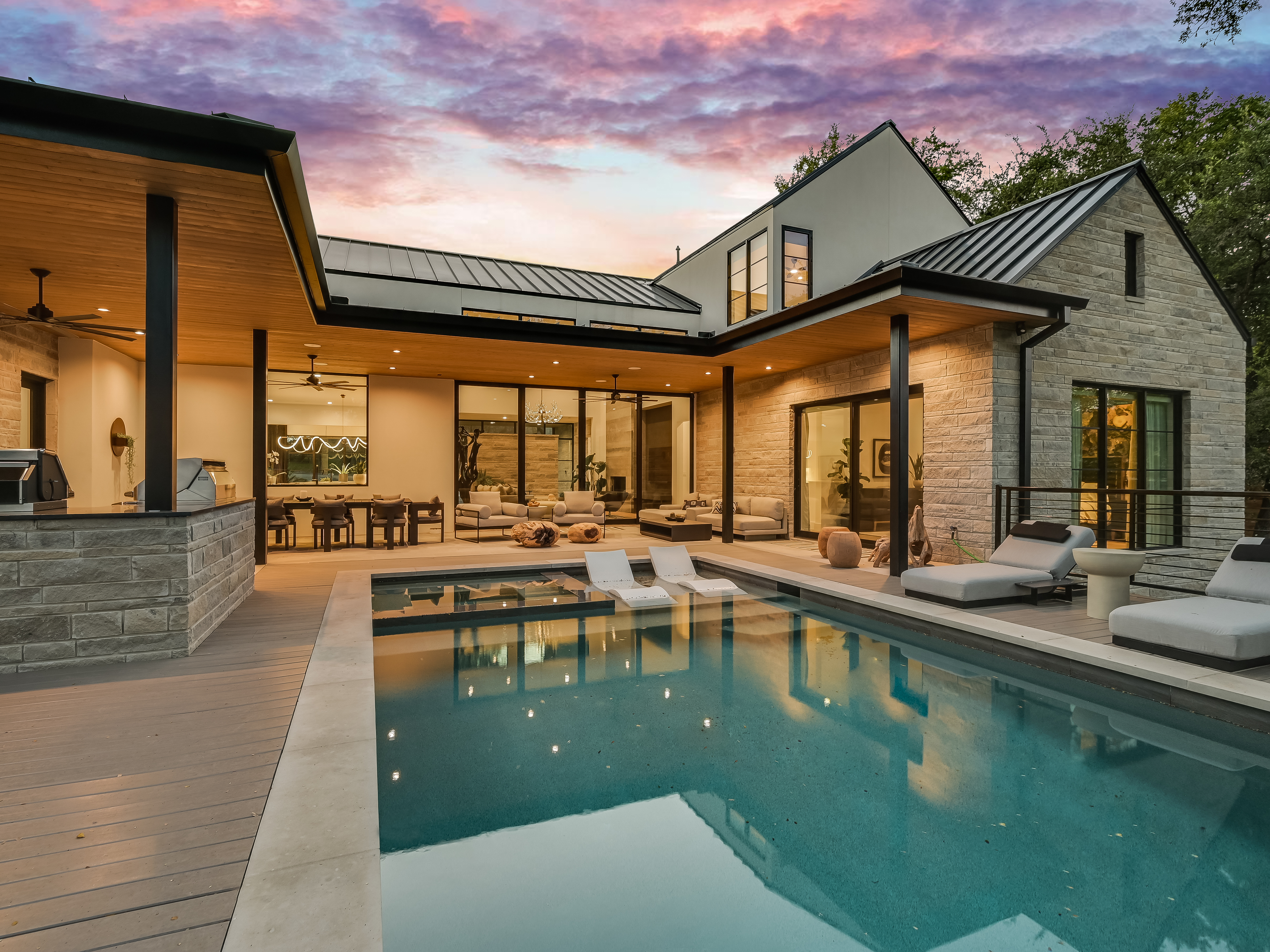 Above Austin Platinum | Photo 8