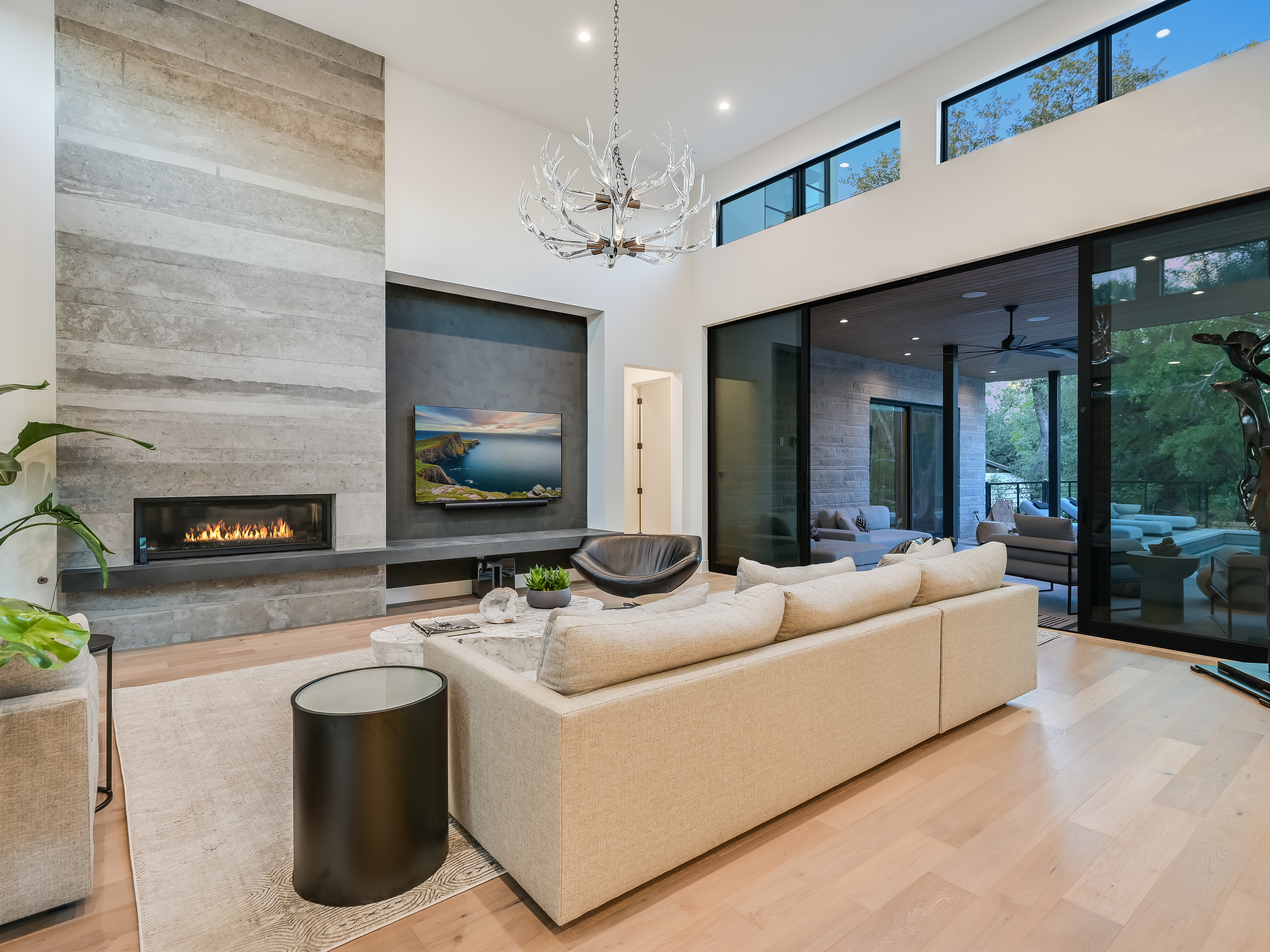 Above Austin Platinum | Photo 17