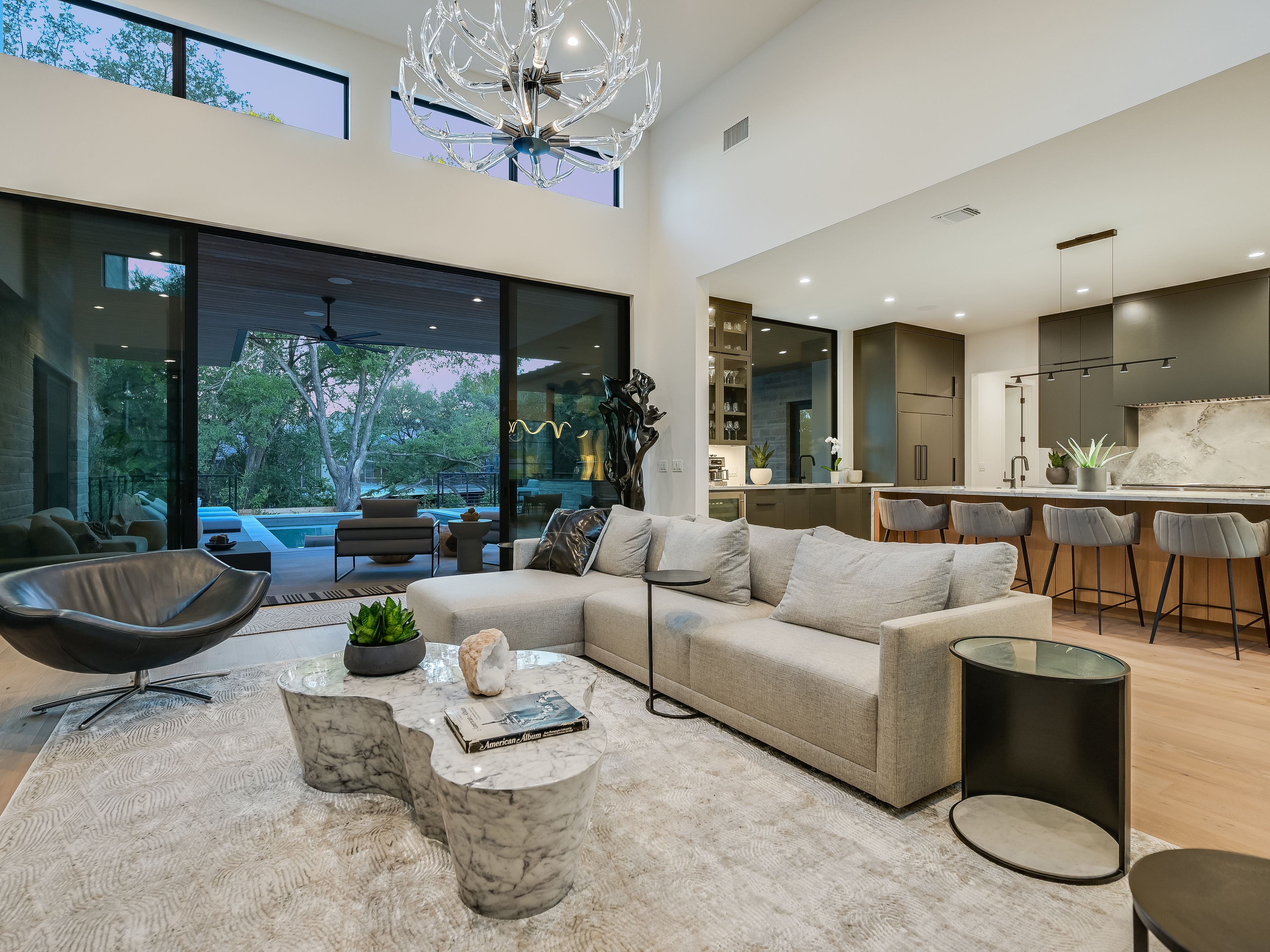 Above Austin Platinum | Photo 19