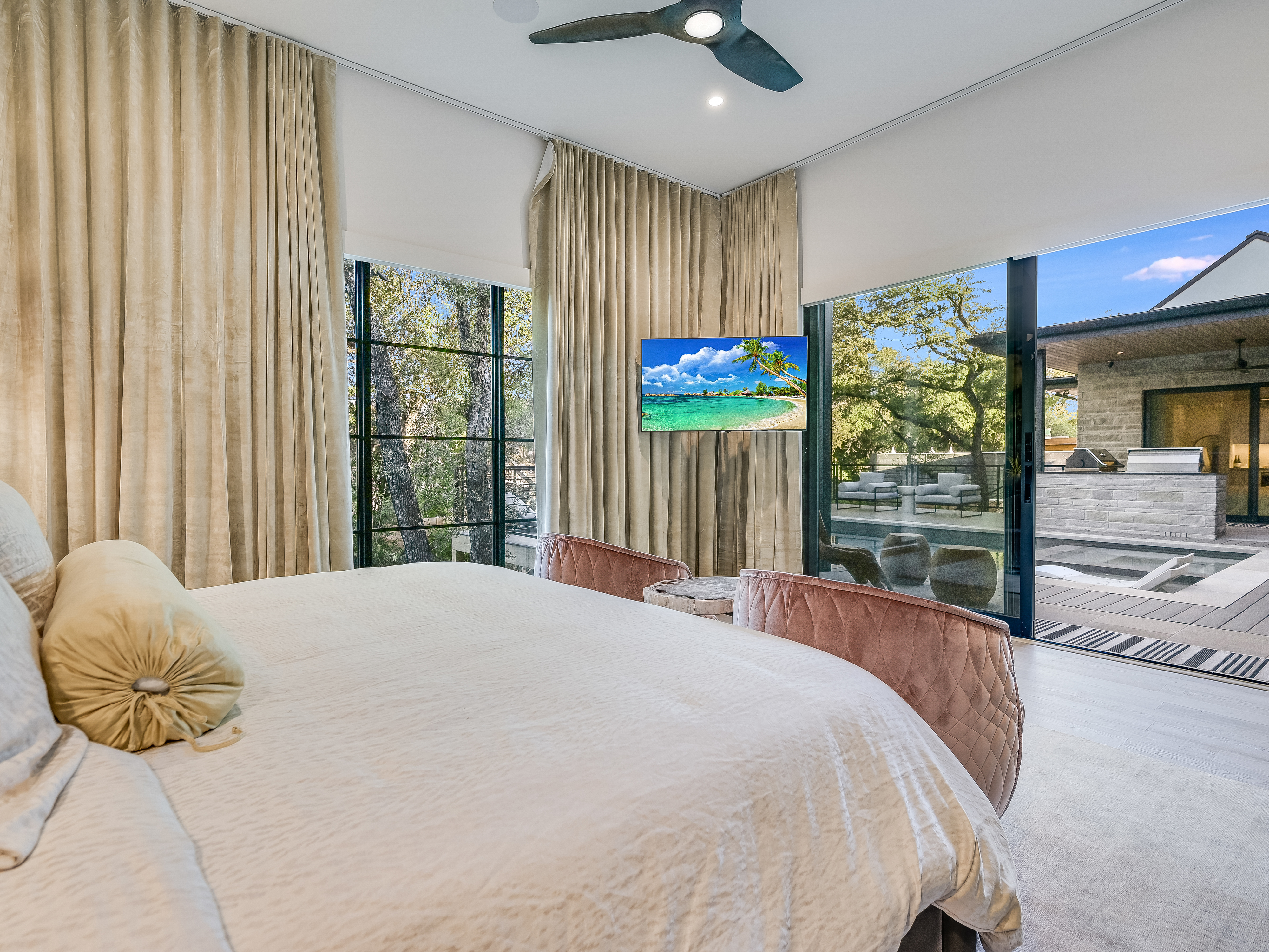 Above Austin Platinum | Photo 29