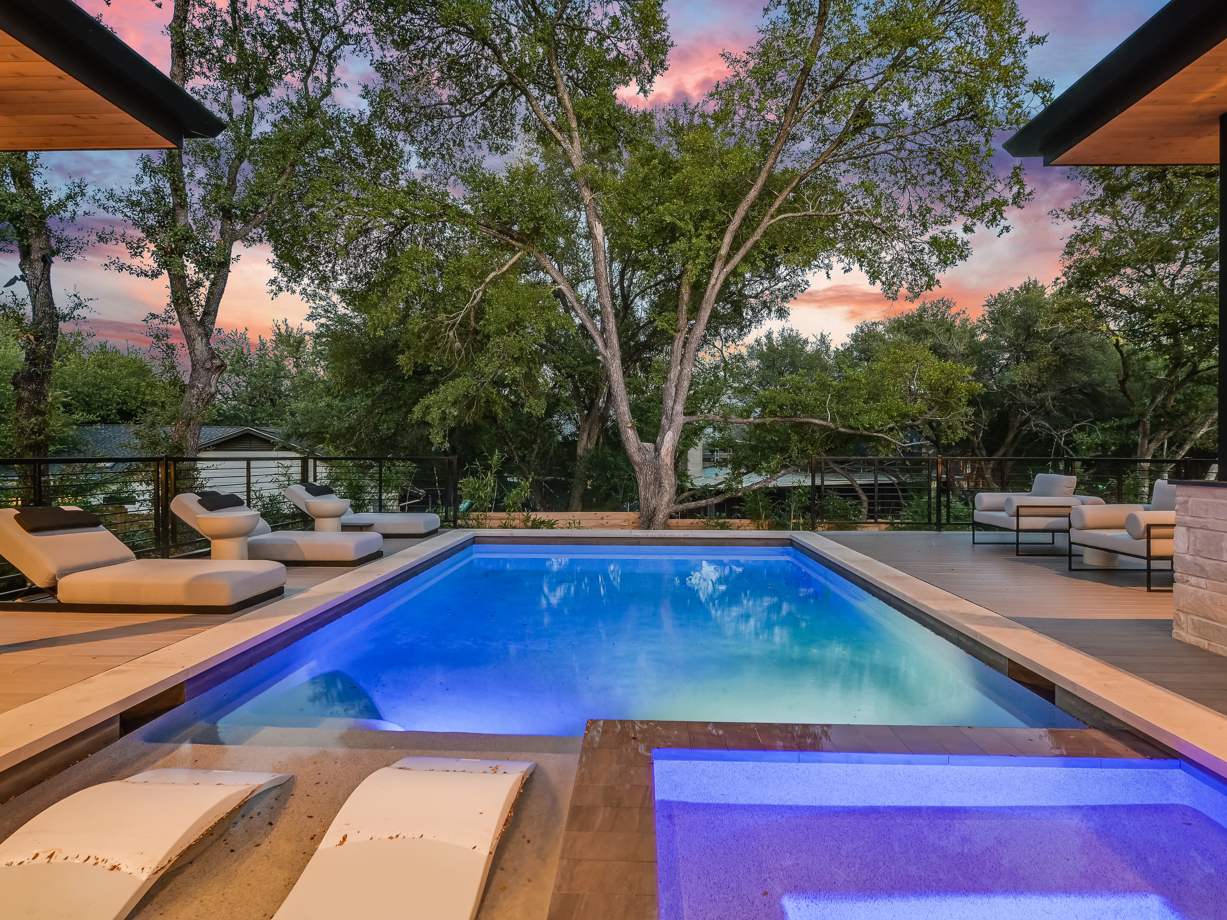 Above Austin Platinum | Photo 4