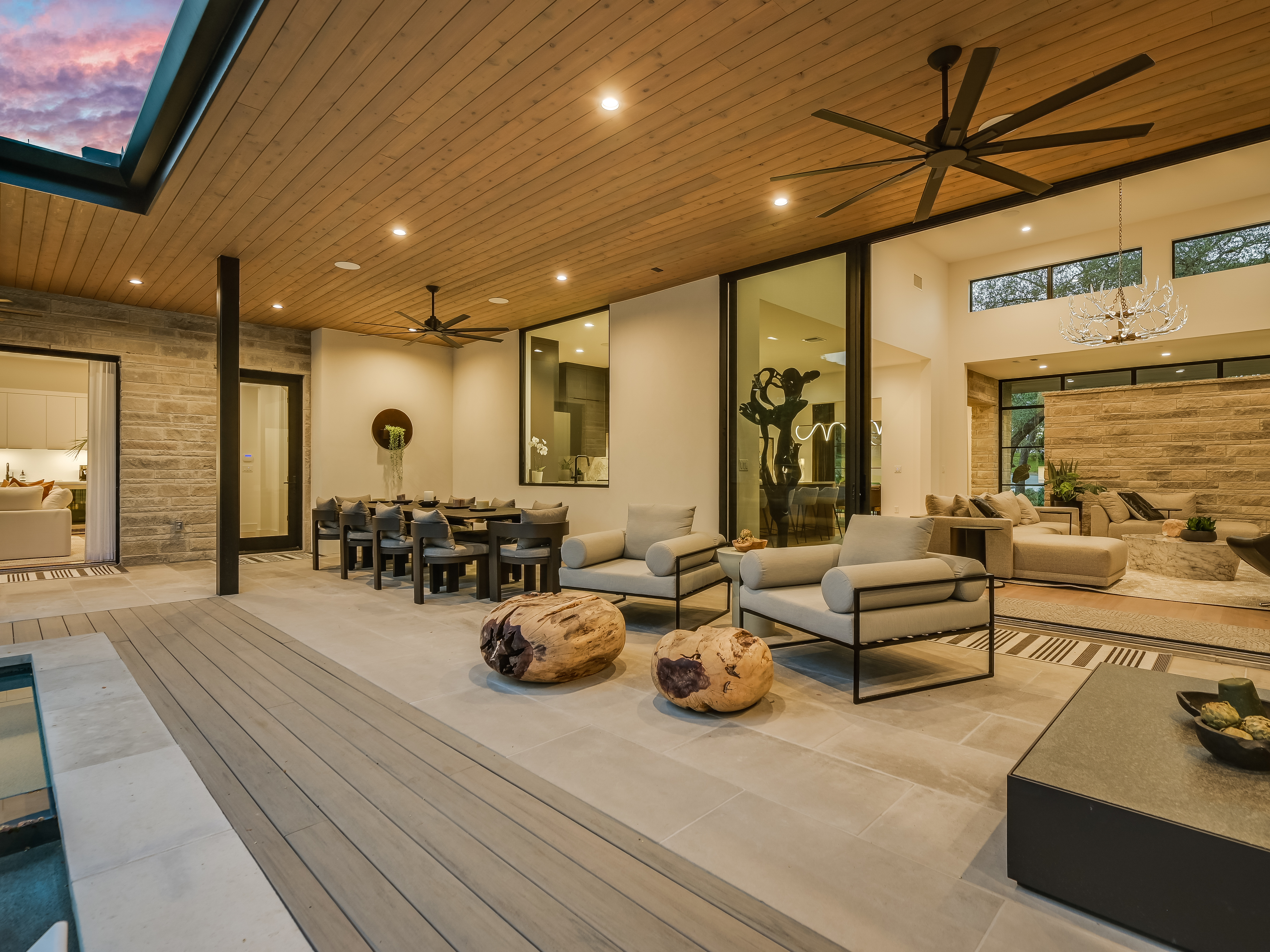 Above Austin Platinum | Photo 9