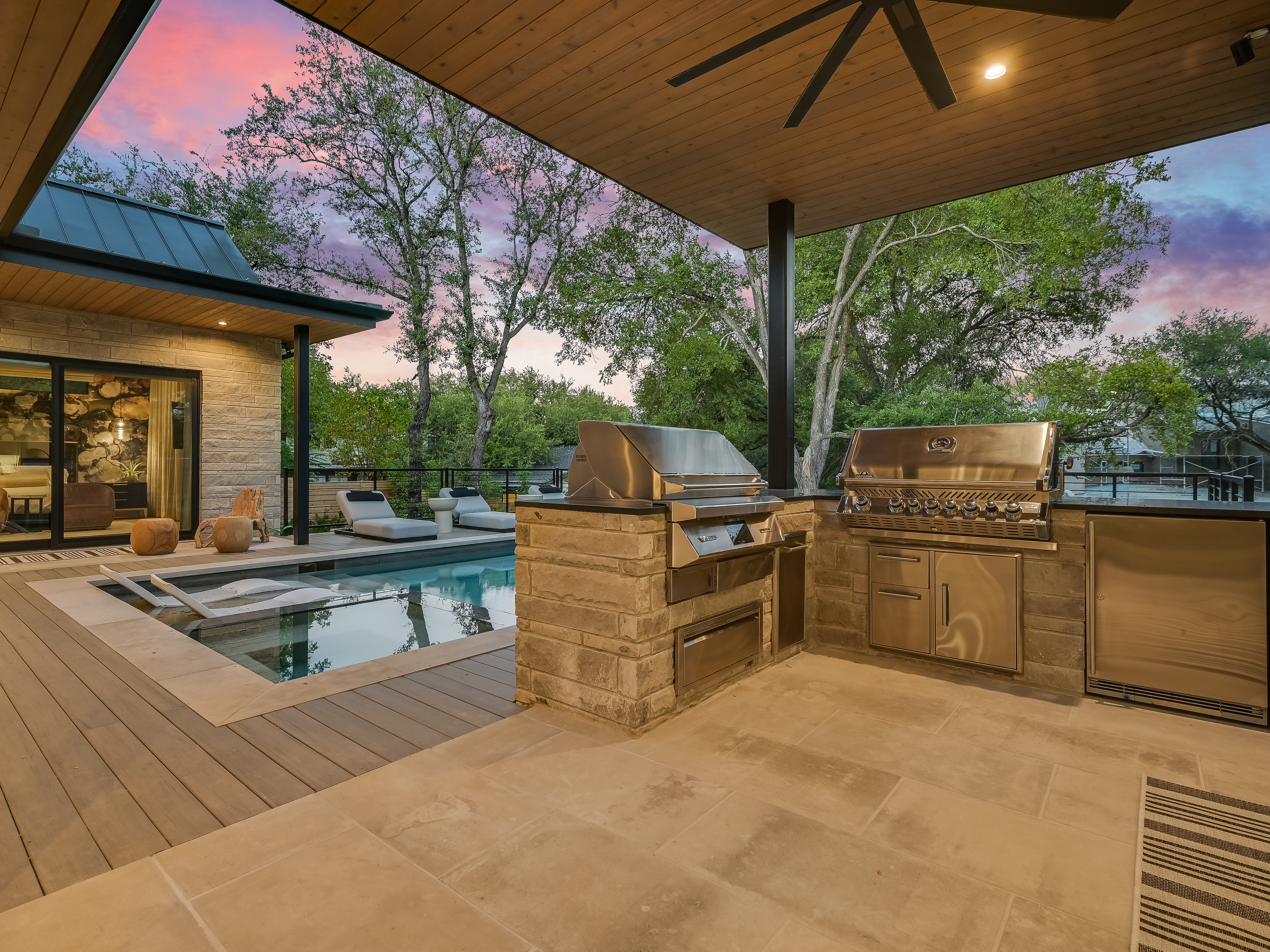 Above Austin Platinum | Photo 5