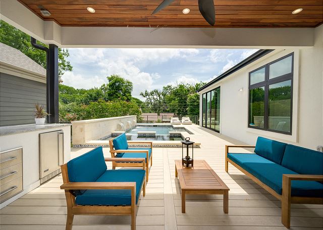 Above Austin Contemporary