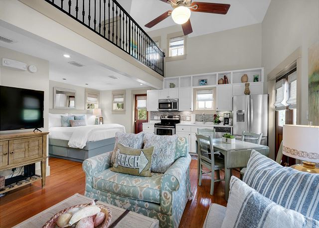 Fantastic Location!!!South Side-Steps to the Beach-Outdoor Courtyard